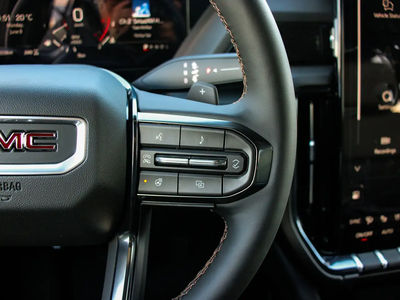 GMC Yukon photo GMC Yukon