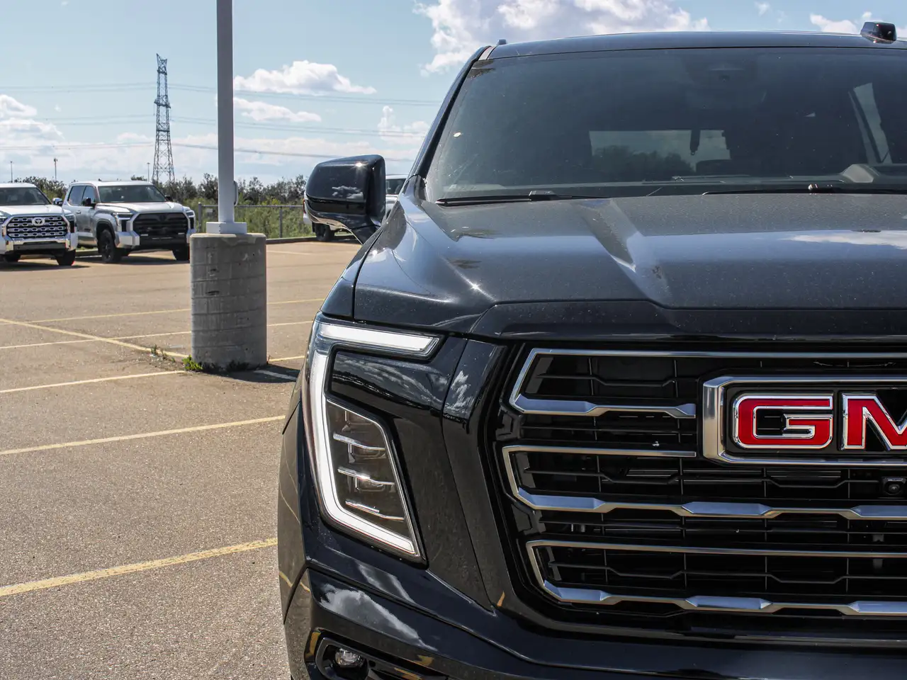 GMC Yukon photo GMC Yukon