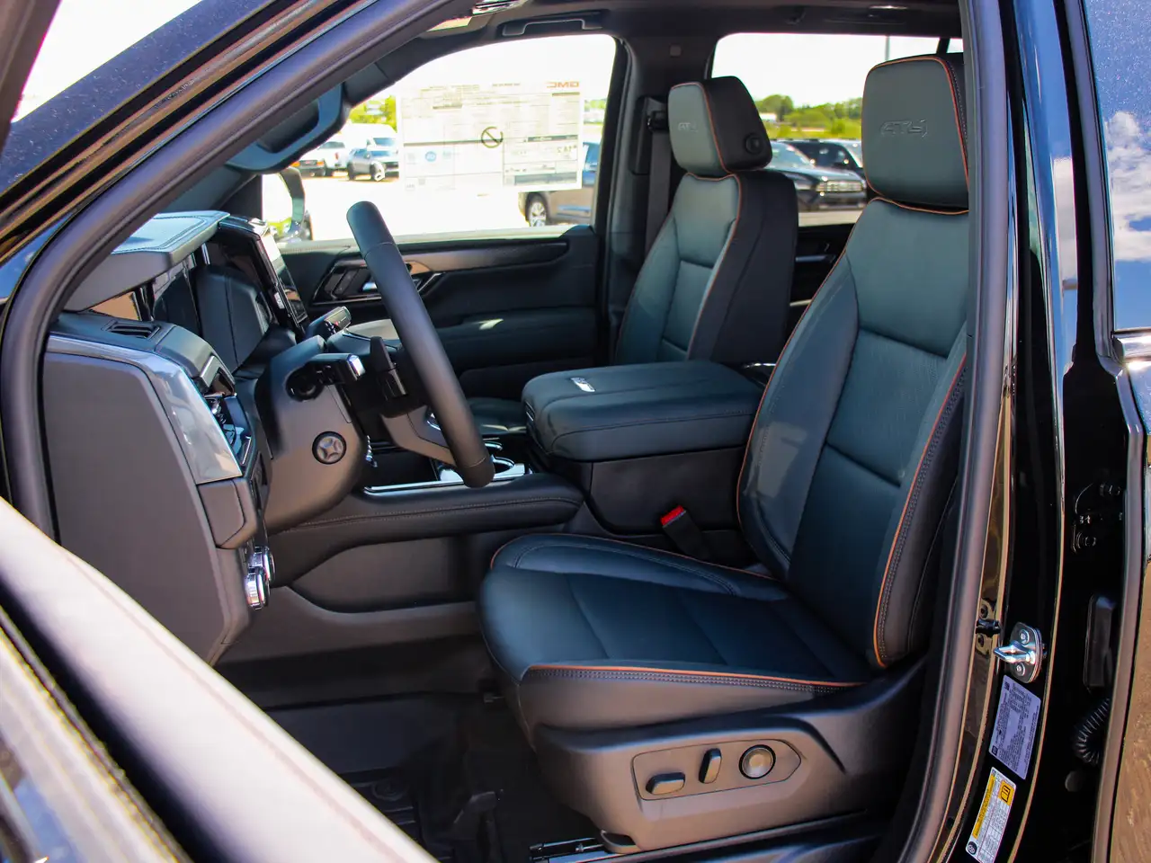 GMC Yukon photo GMC Yukon