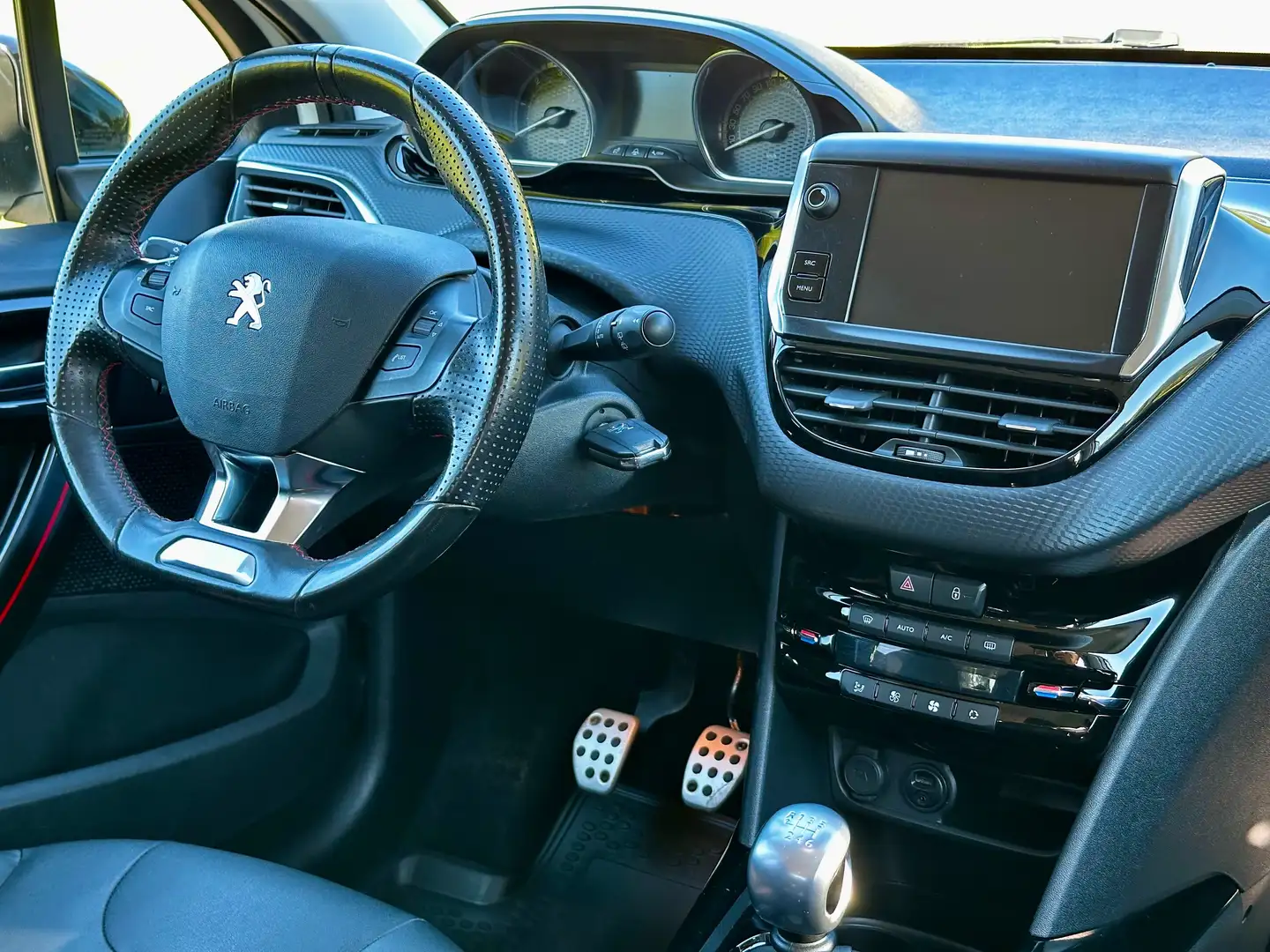 Peugeot 2008 Allure Weiß - 1
