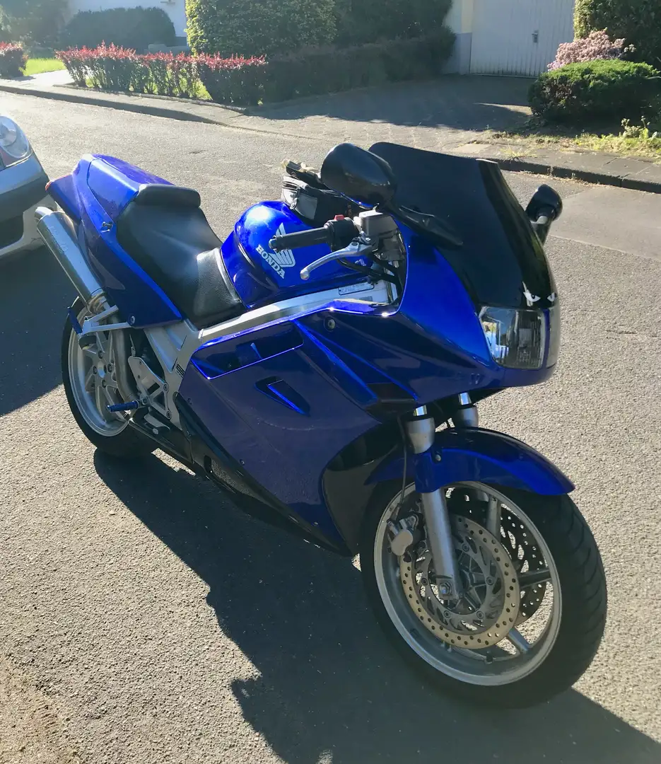 Honda VF 750 RC36 - 1