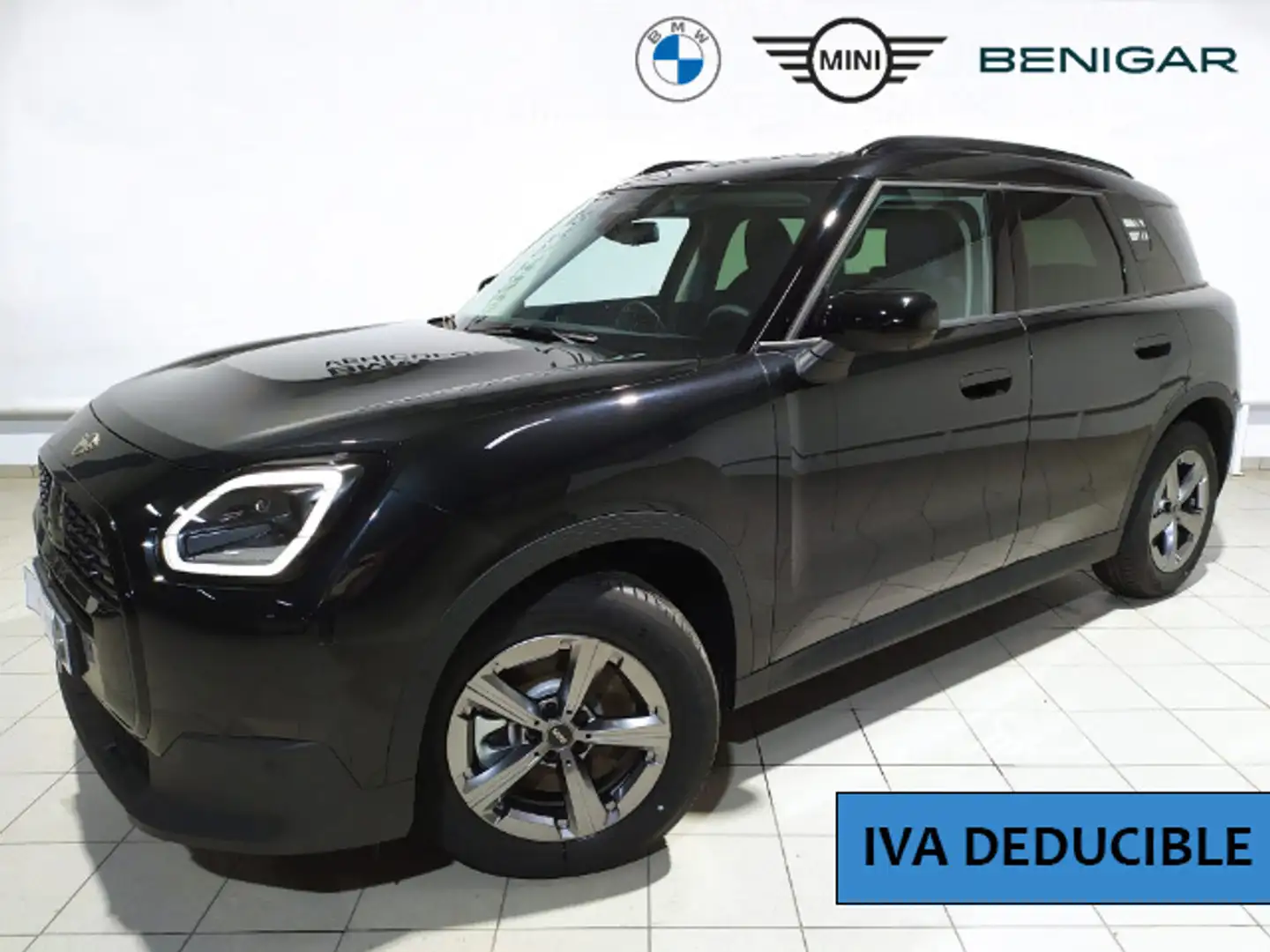 MINI One Countryman C Essential Schwarz - 1