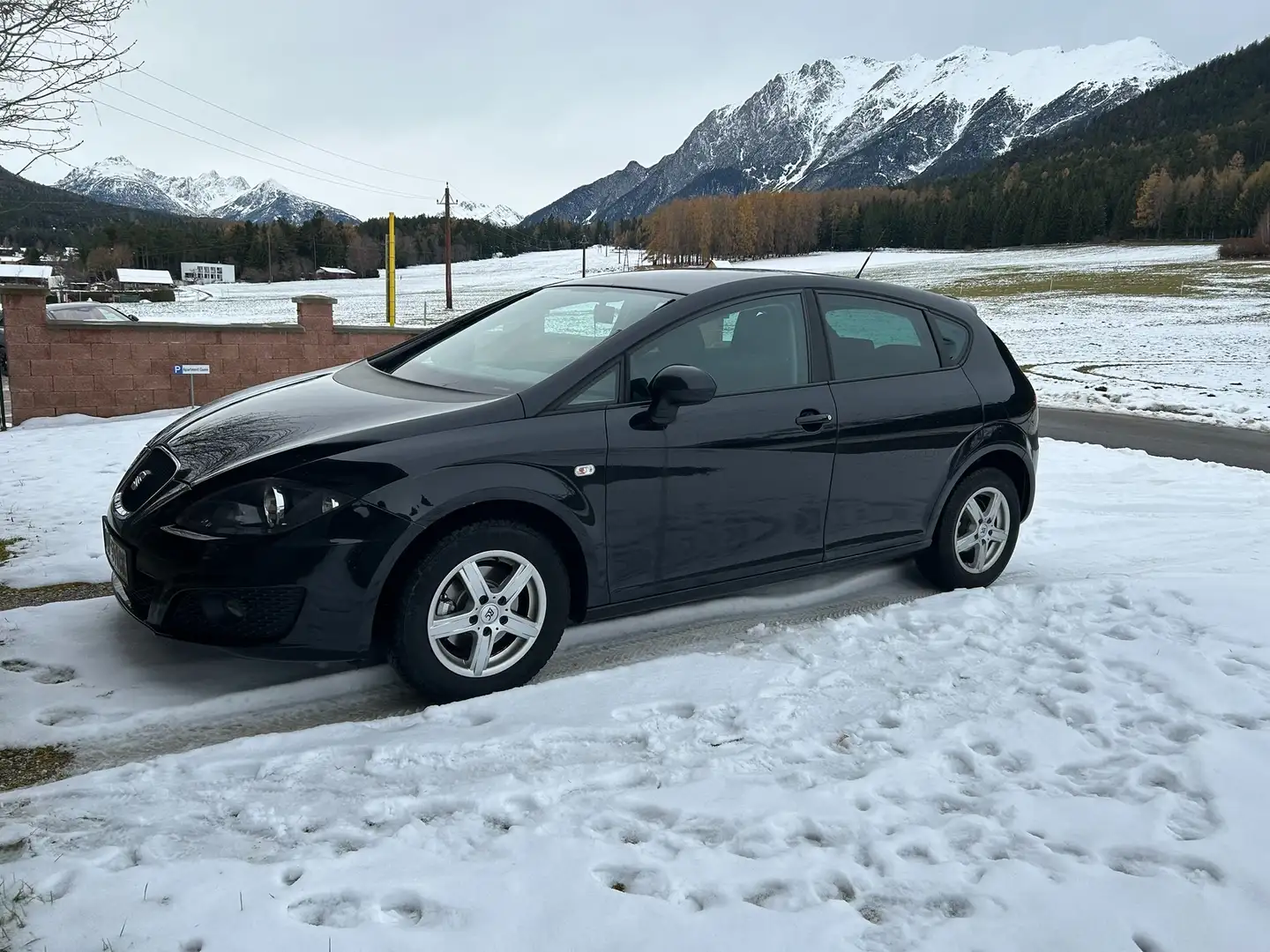 SEAT Leon Leon Chili 1,6 TDI CR Chili Schwarz - 1