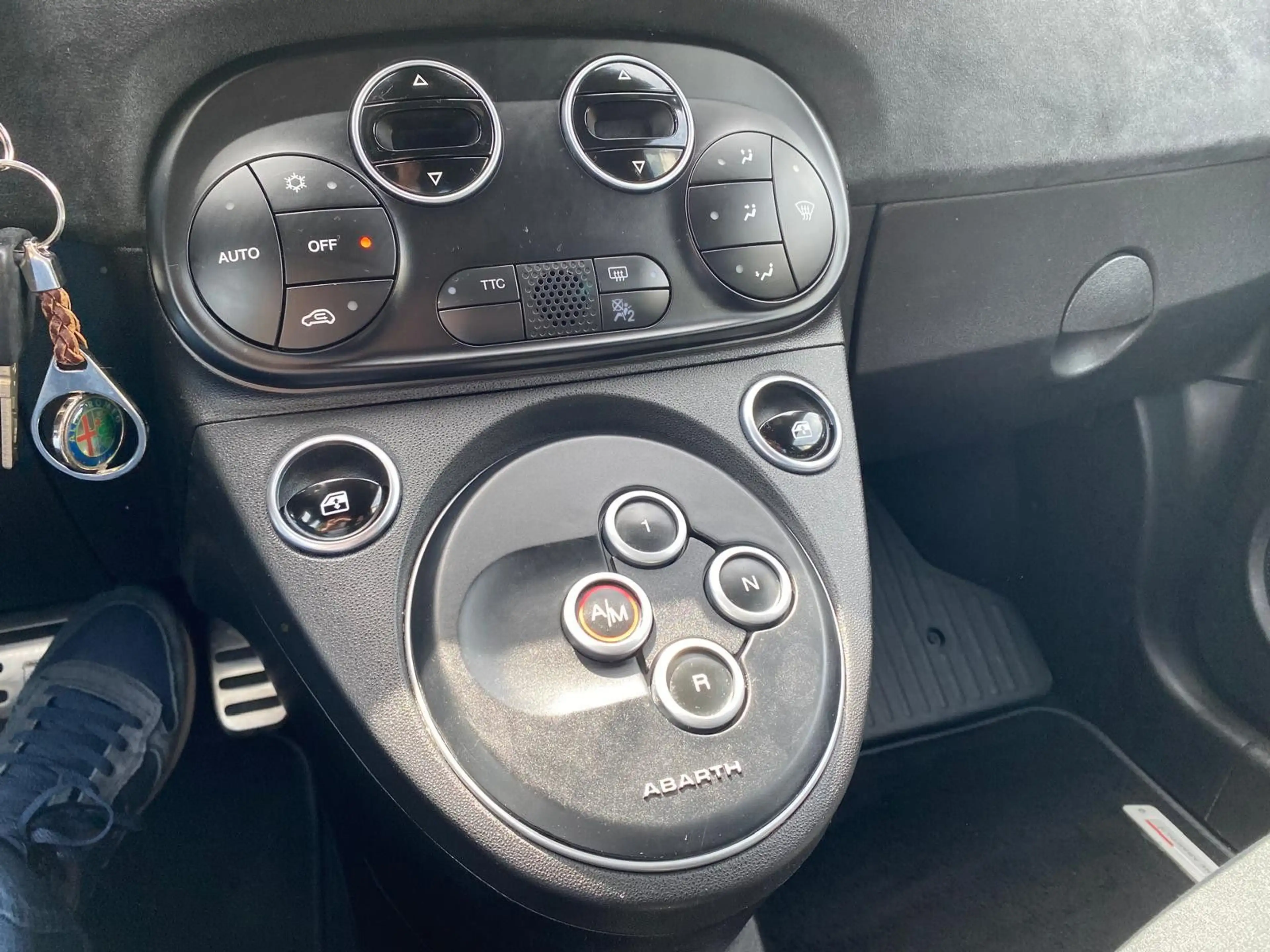 Abarth 595 Competizione XENON/SPORTSITZE/CARPLAY/DAB — photo 15