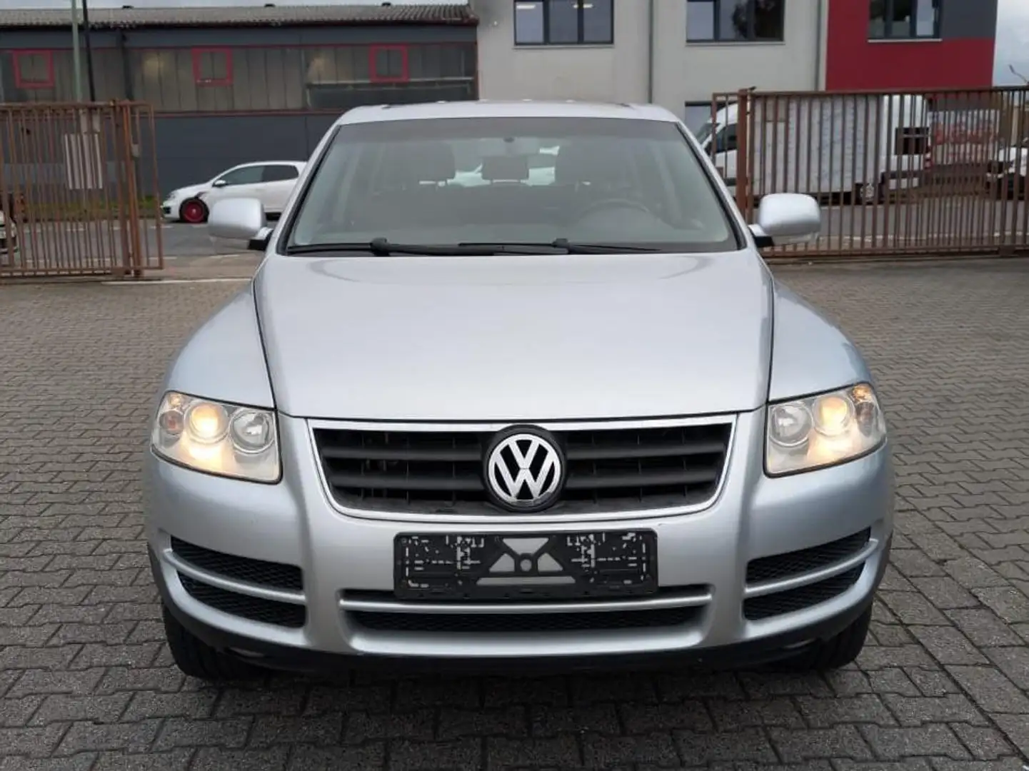 Volkswagen Touareg Touareg 3.2 V6 Automatik Сірий - 1