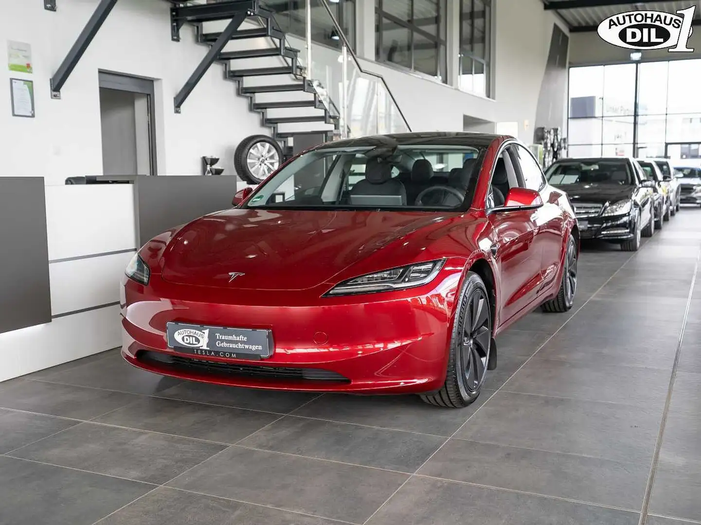 Tesla Model 3 Highland Rot - 2