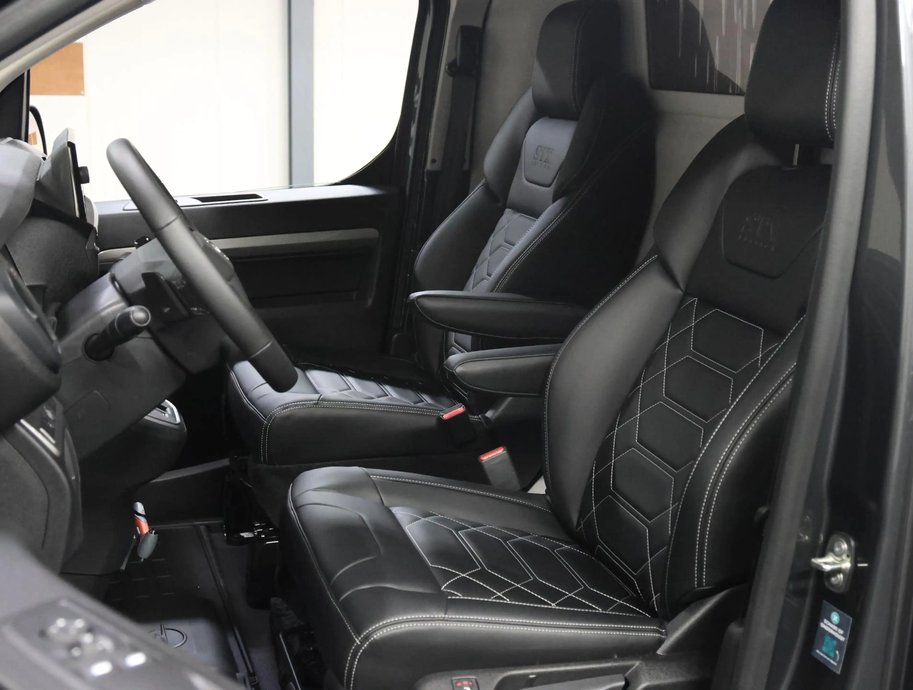 Opel Vivaro-e Electric L3 75 kWh 136PK STX Edition | Lederen Bek — photo 15