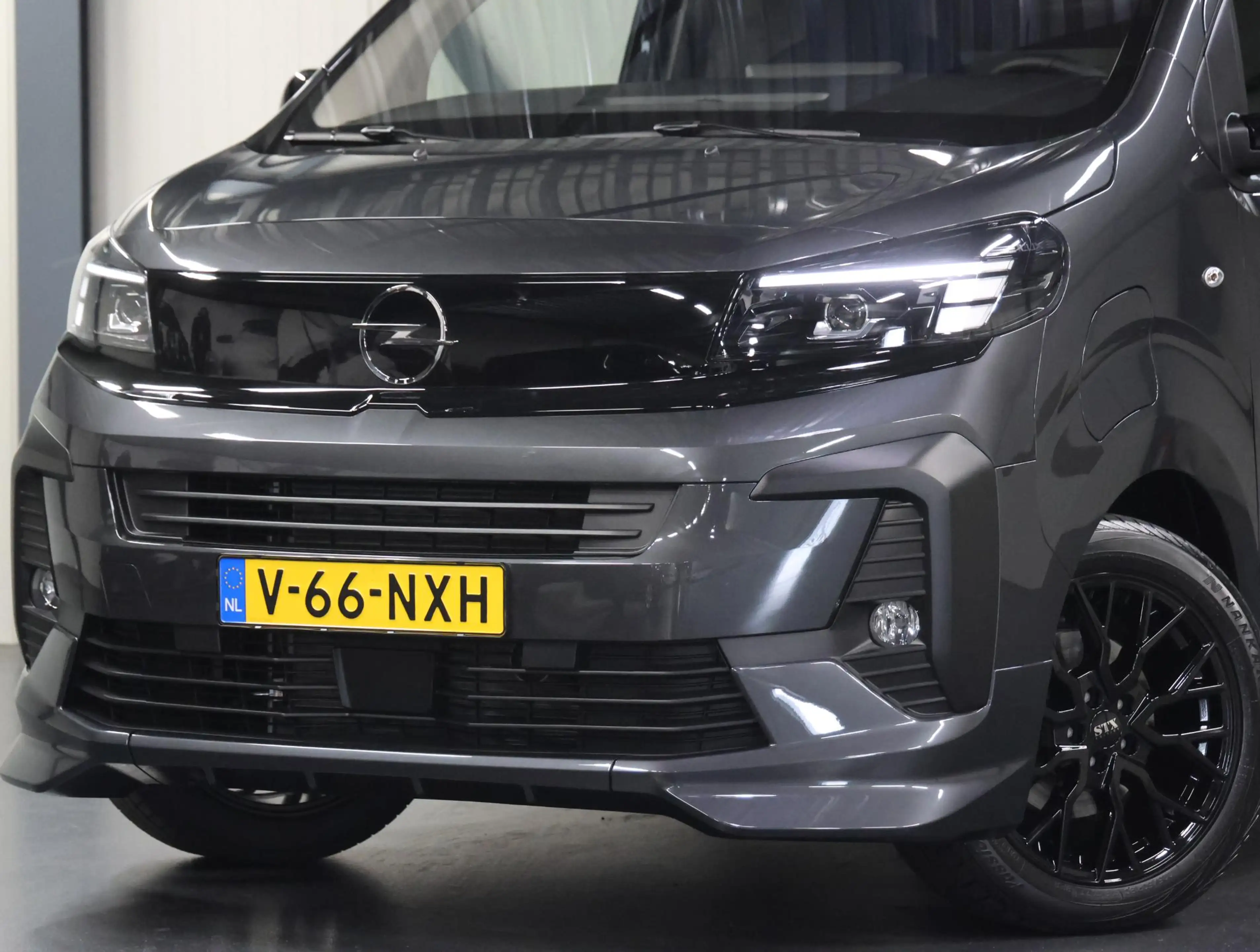 Opel Vivaro-e Electric L3 75 kWh 136PK STX Edition | Lederen Bek — photo 6