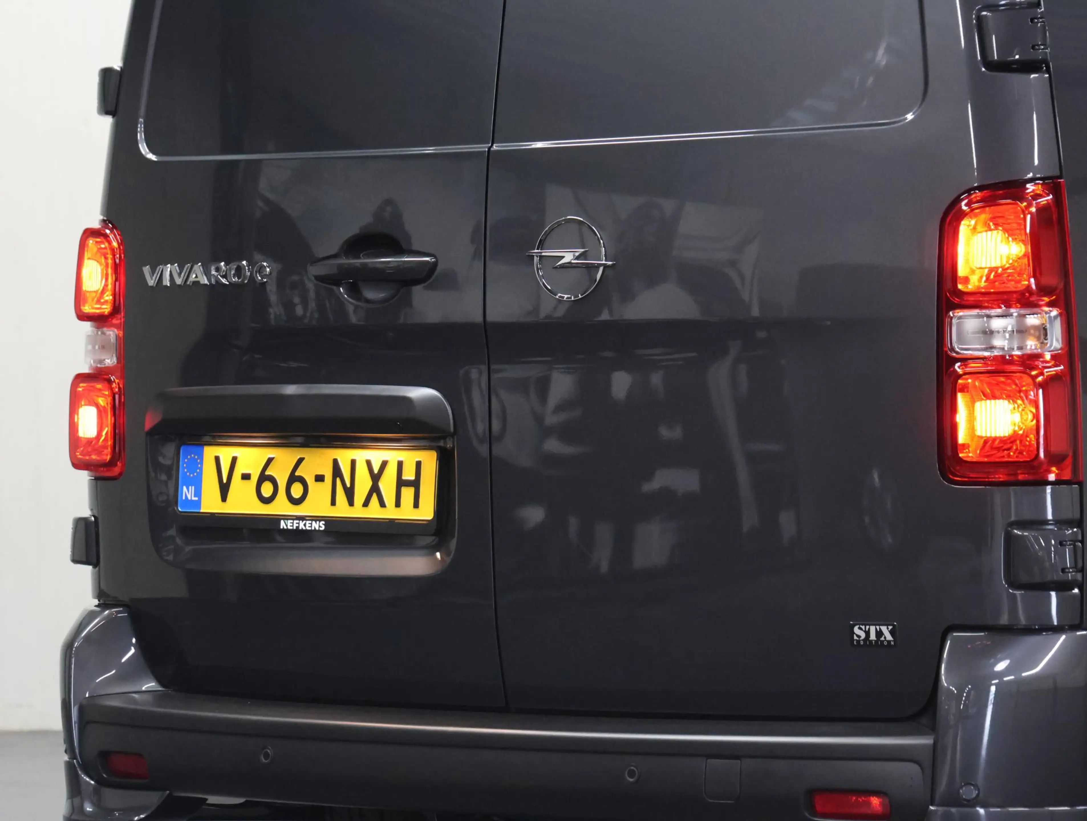 Opel Vivaro-e Electric L3 75 kWh 136PK STX Edition | Lederen Bek — photo 7