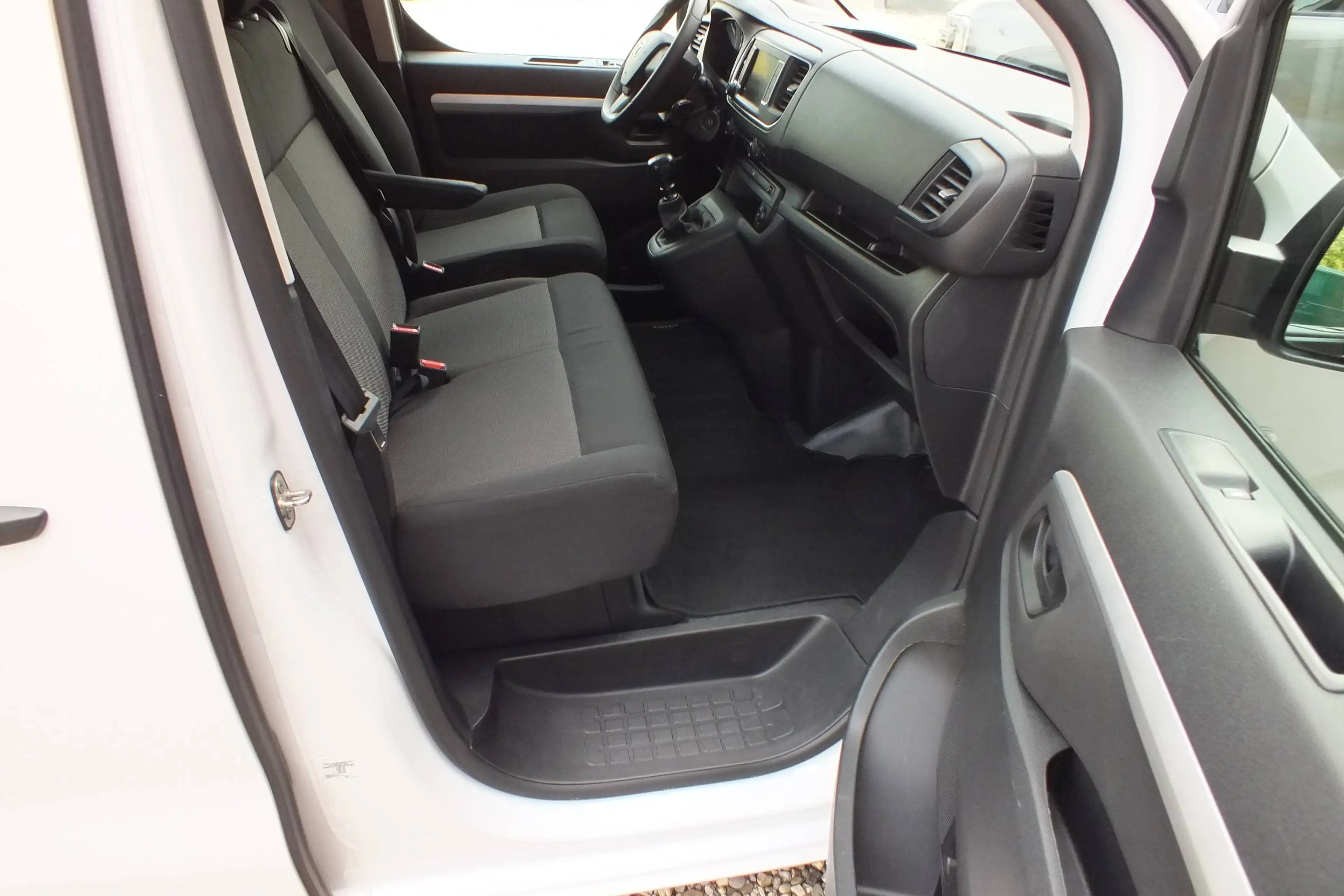 Toyota Proace 2.0 D-4D Live DC 6-Persoons — photo 10