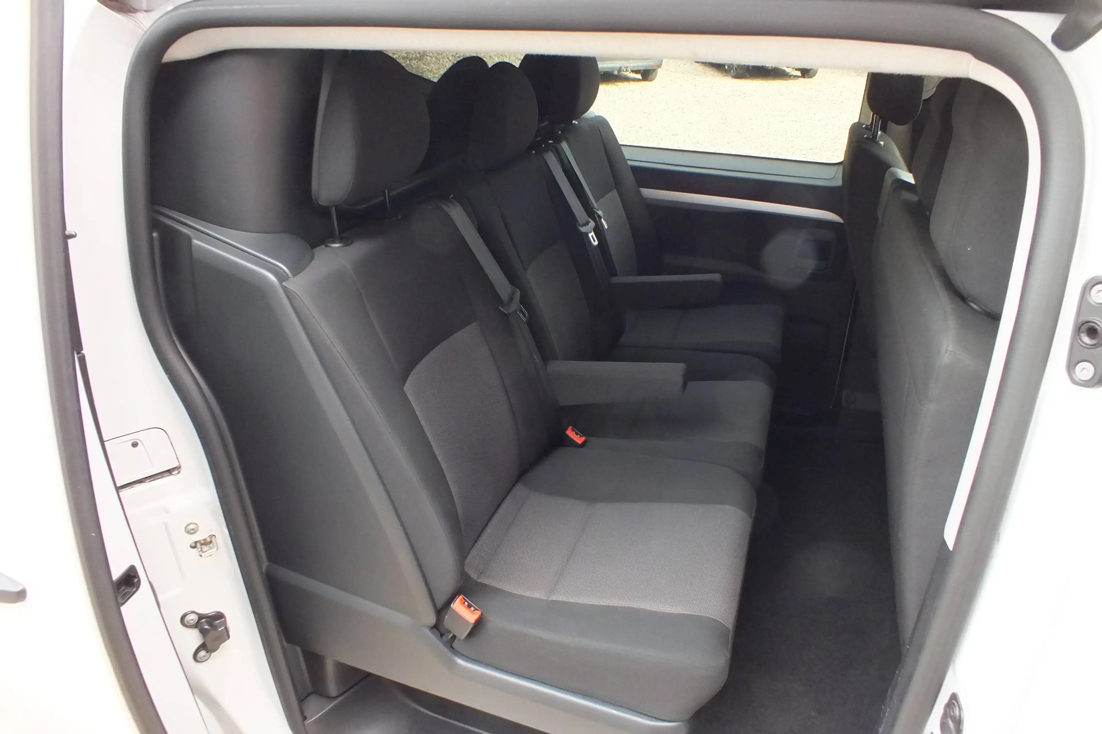Toyota Proace 2.0 D-4D Live DC 6-Persoons — photo 9