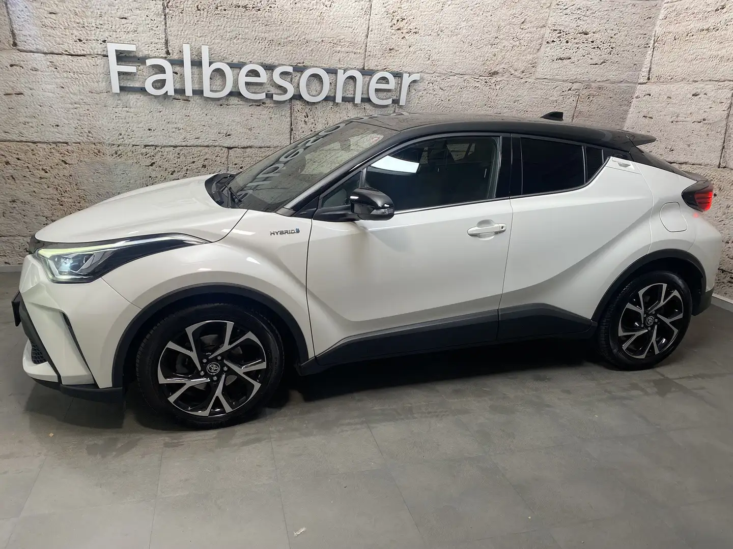 Toyota C-HR 1,8 Hybrid C-LUB CVT Weiß - 2