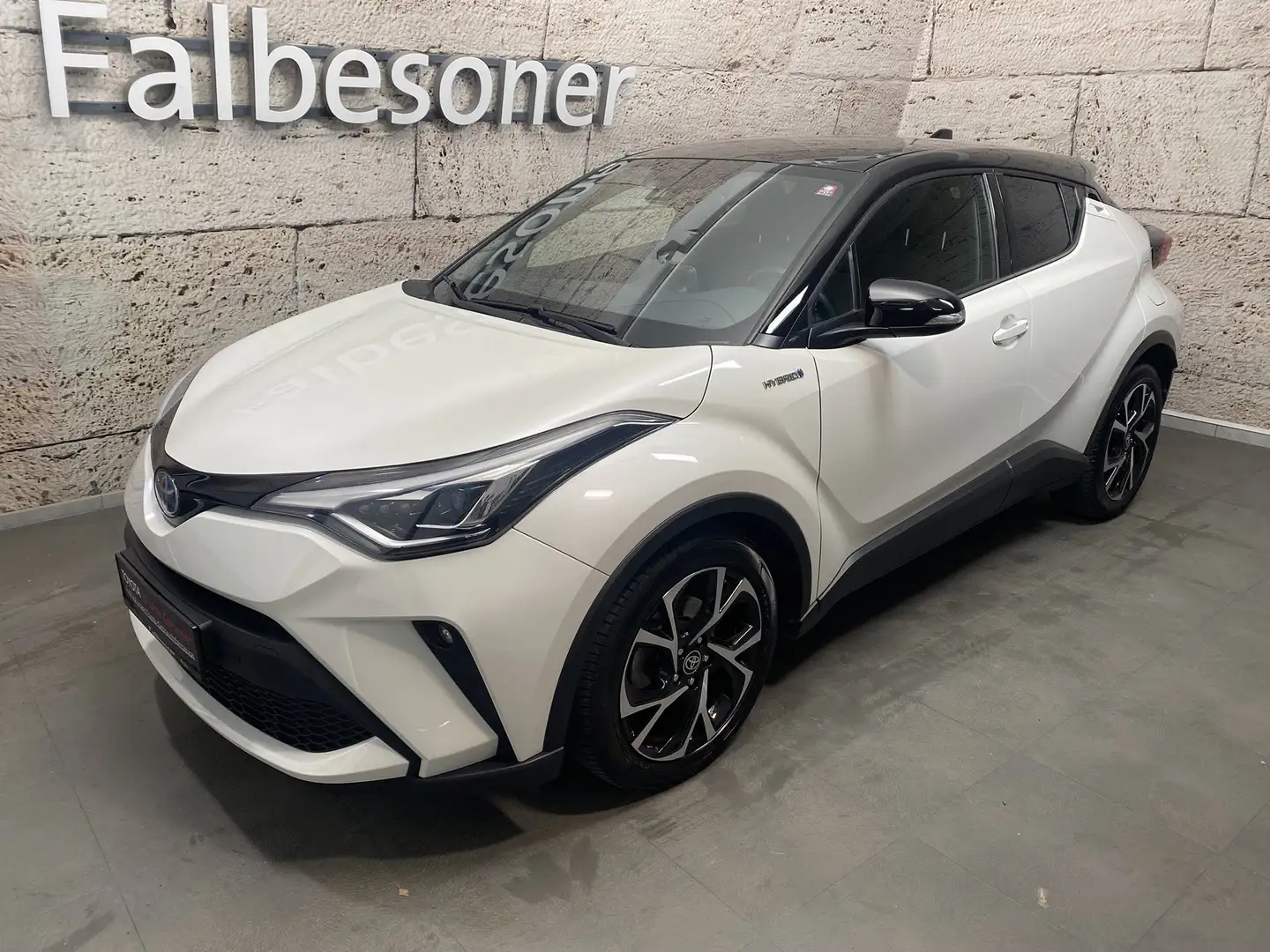 Toyota C-HR 1,8 Hybrid C-LUB CVT Weiß - 1