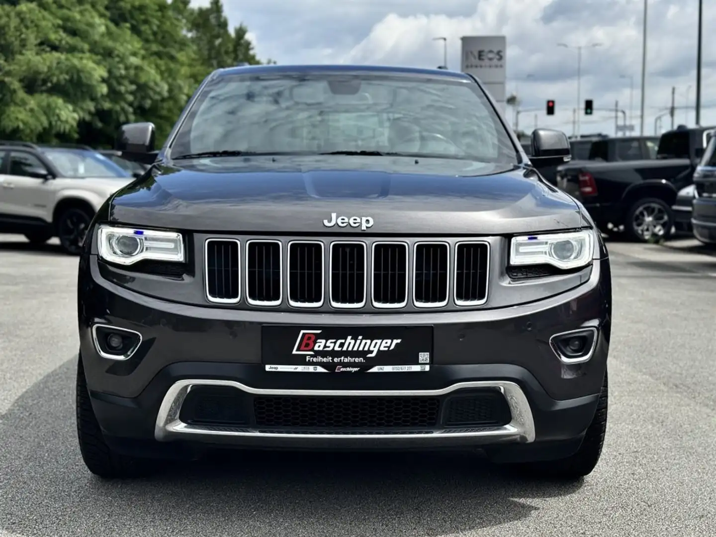 Jeep Grand Cherokee 3,0 V6 CRD Limited Grau - 2