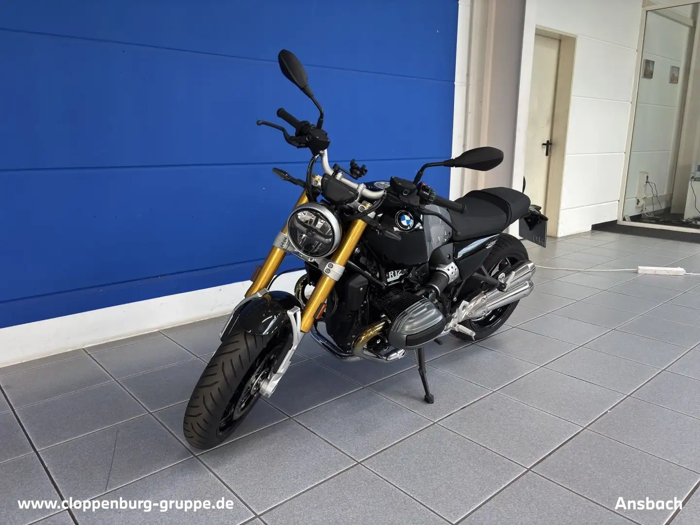 BMW R 12 nineT Komfortpaket, Schaltass. Pro, Headlight Pro Černá - 1