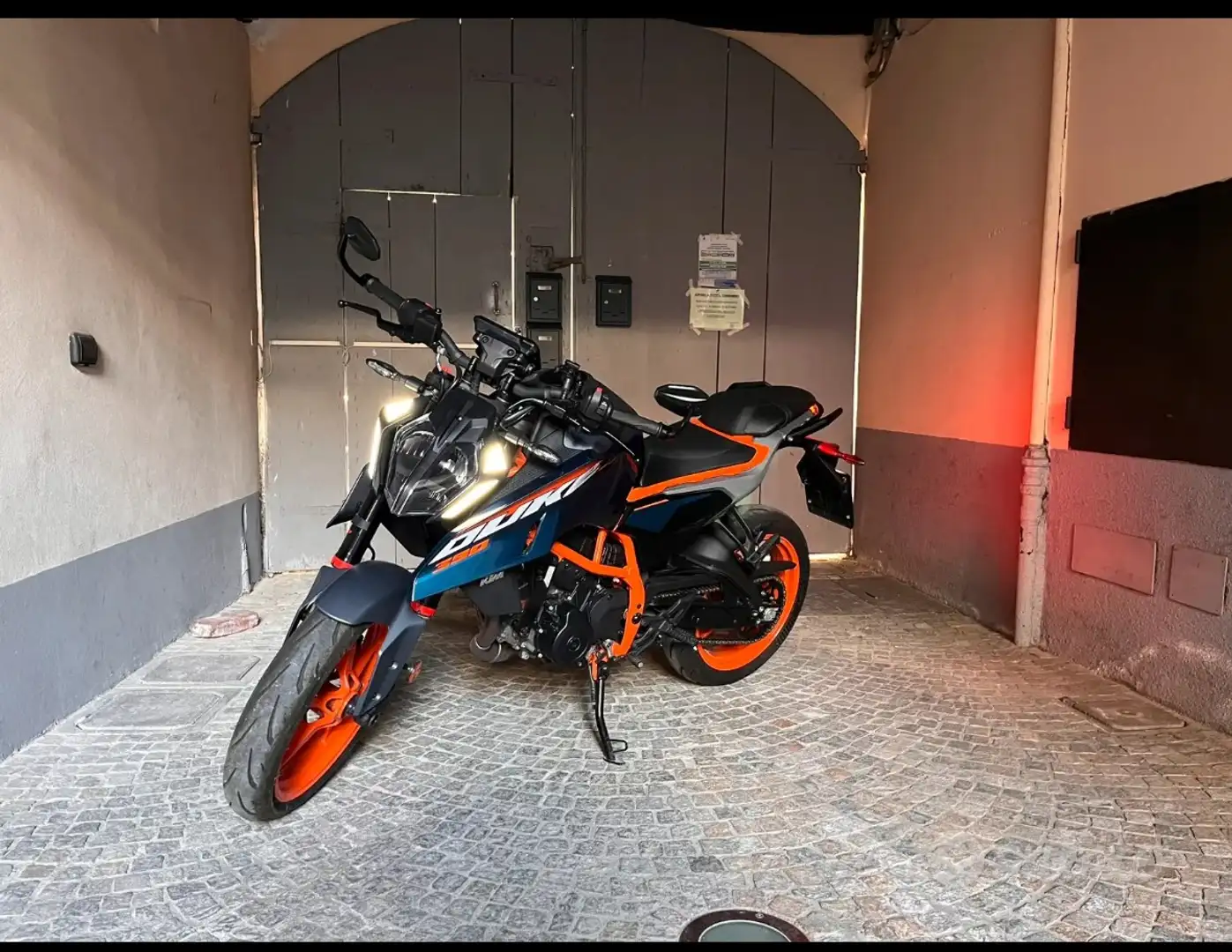 KTM 390 Duke Blu 2024 Blu/Azzurro - 1