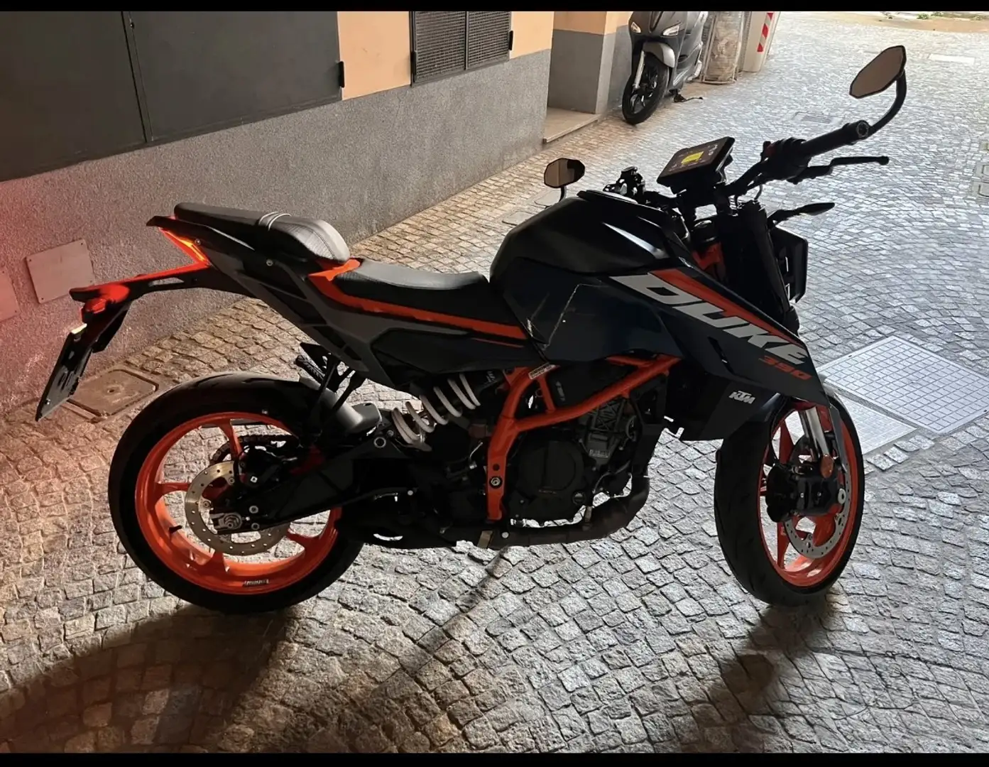 KTM 390 Duke Blu 2024 Blu/Azzurro - 2