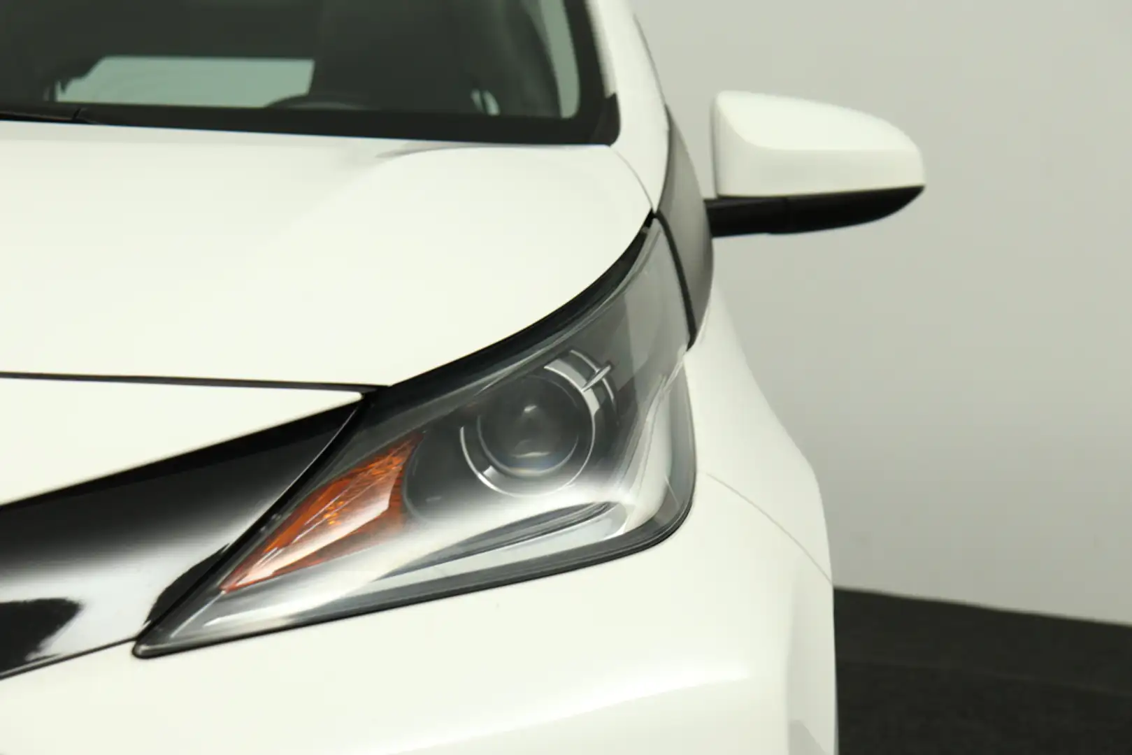 Toyota Aygo 1.0 VVT-I X-WAVE 5DRS AC/SPEED.LIMIT/CAMERA/SCHUIF Alb - 2