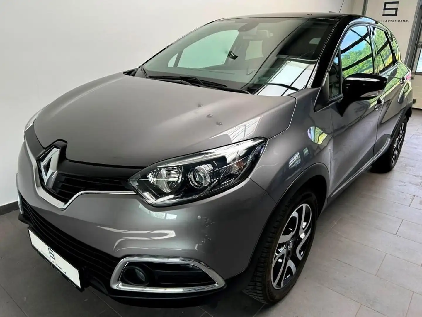 Renault Captur Intens Klimaanlage Garagenwagen Schwarz - 1