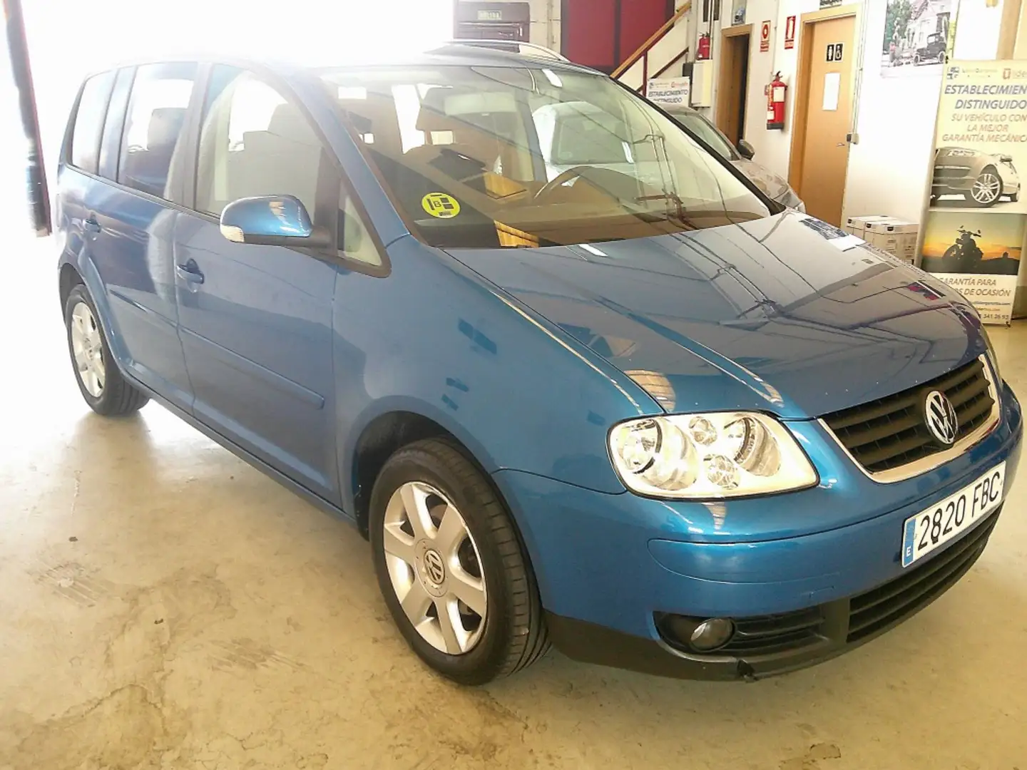 Volkswagen Touran 2.0TDI Advance Azul - 2