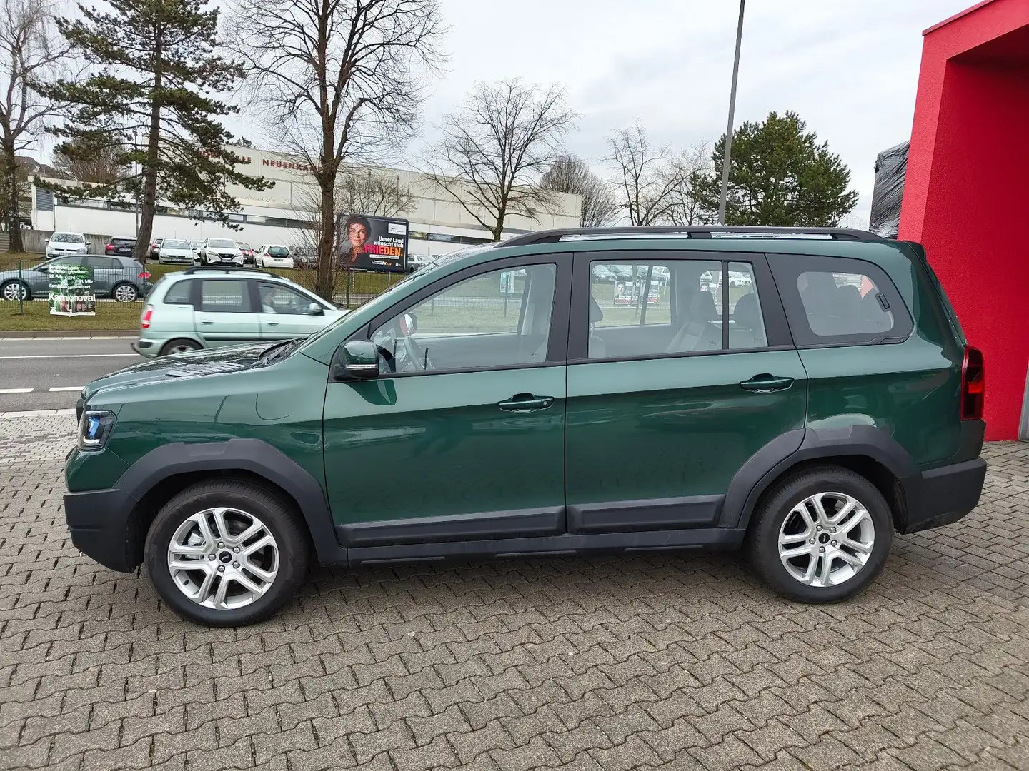 SWM G03 PDC KLIMA LEDER ALU KAMERA PANO 7-SITZER Grün - 2