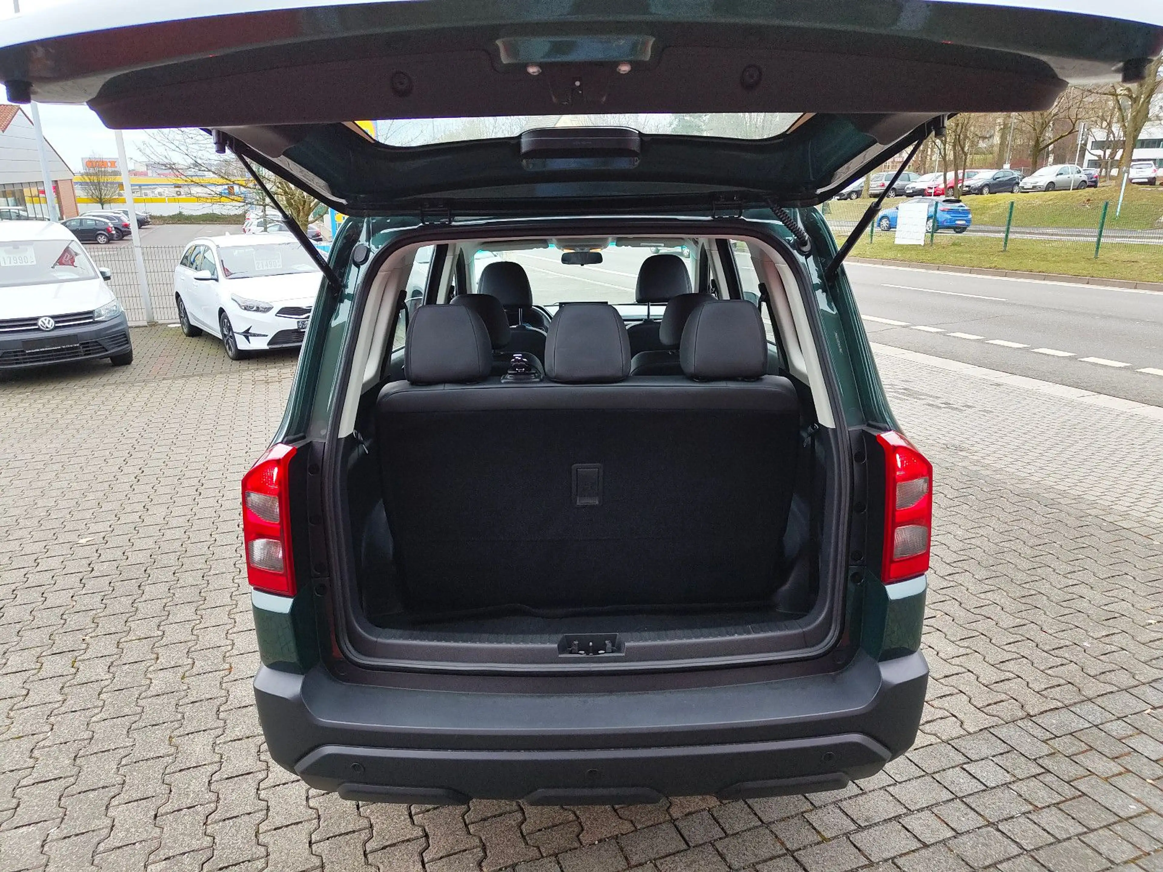 SWM G03 PDC KLIMA LEDER ALU KAMERA PANO 7-SITZER — photo 11