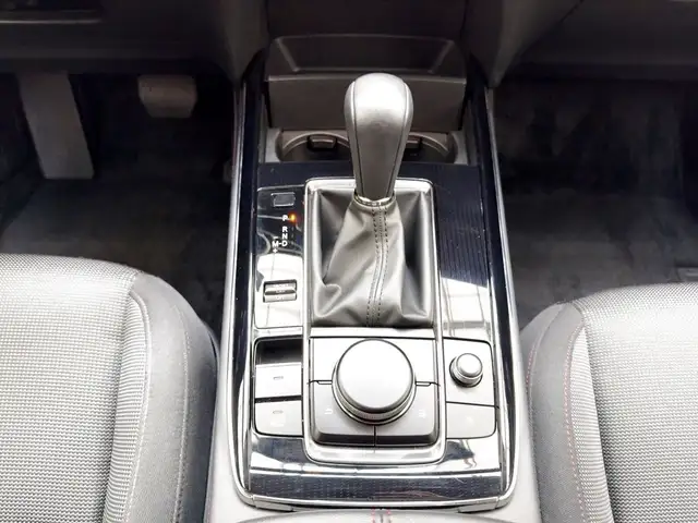 Mazda CX-30 view 13