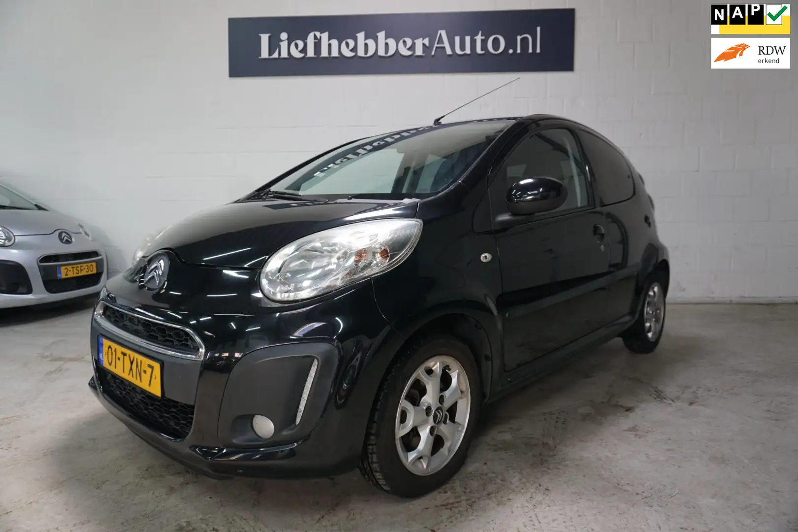 Citroen C1 1.0 First Edition / Airco / LM velgen / Led Zwart - 1