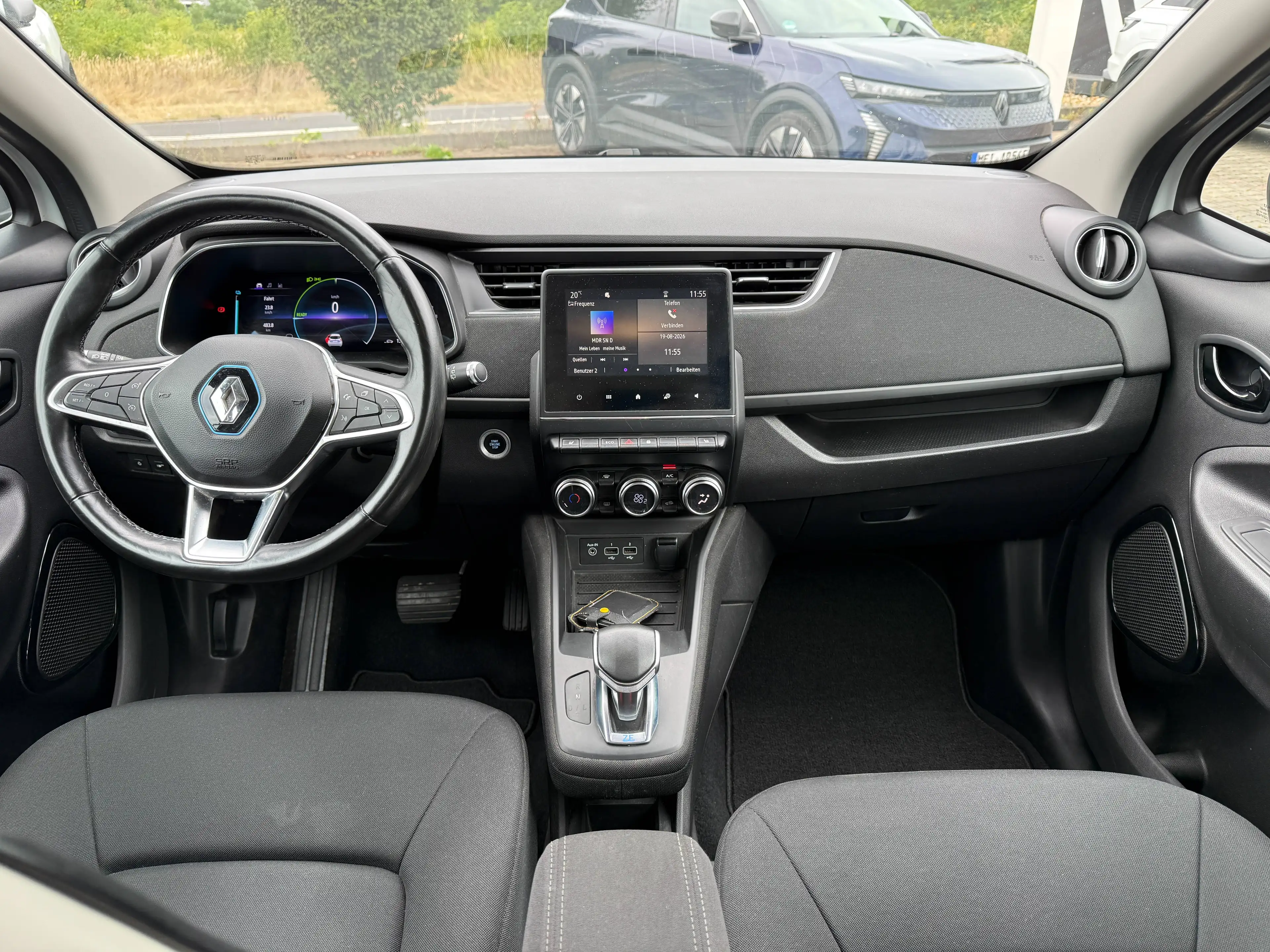 Renault ZOE Life — photo 9