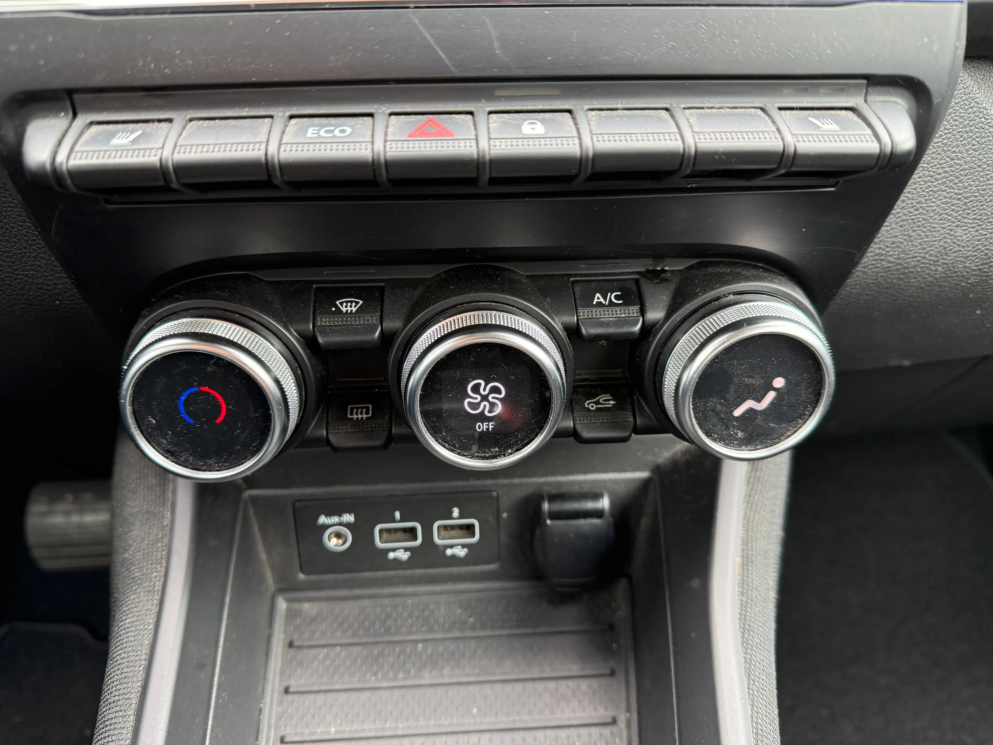 Renault ZOE Life — photo 16