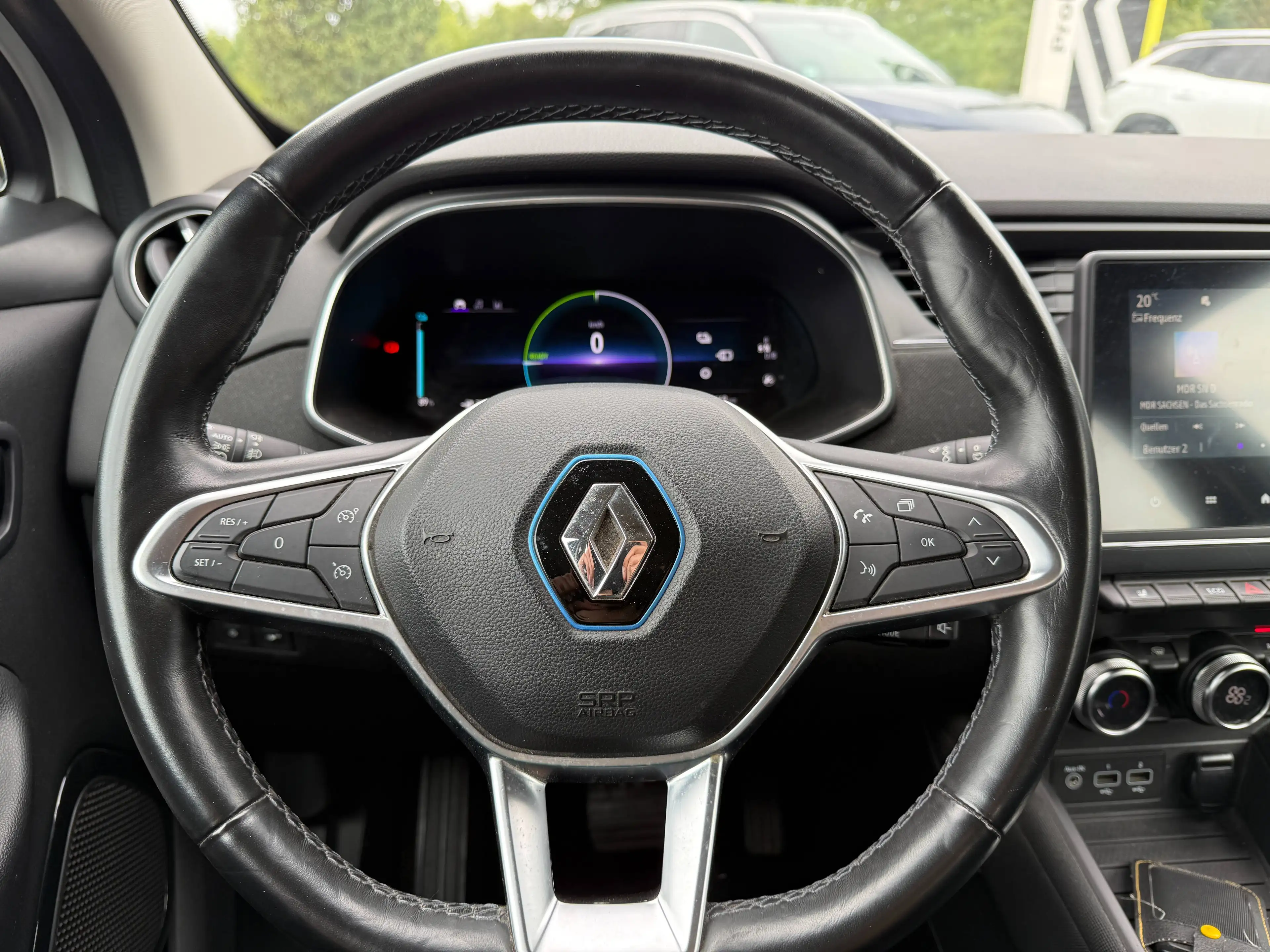 Renault ZOE Life — photo 14
