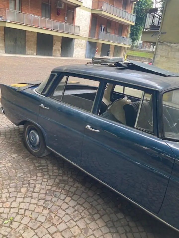 Mercedes-Benz 200 codine, foto 2