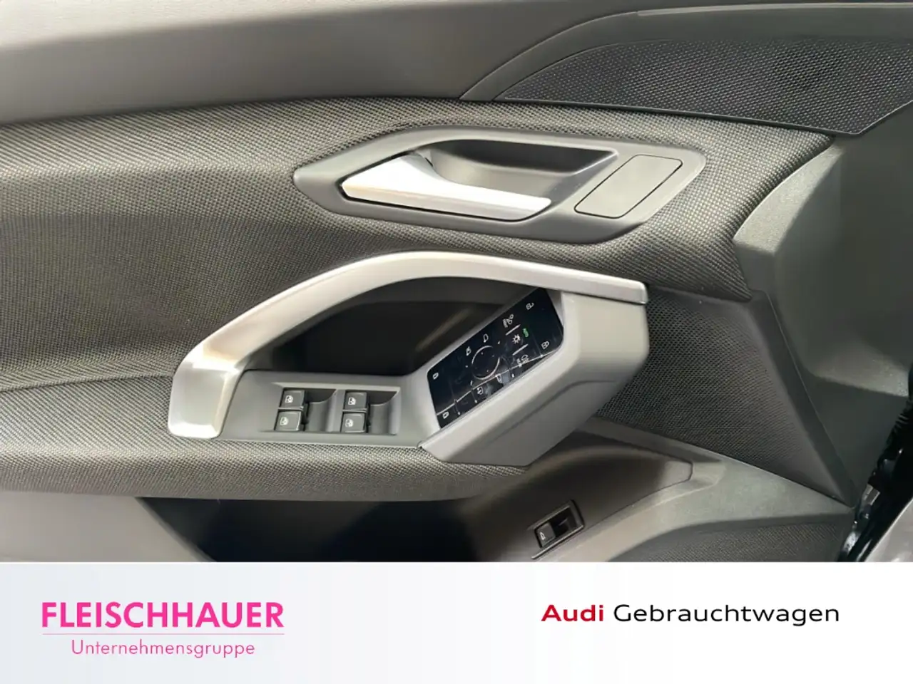 Audi Q5 SUV TFSI quattro S tronic 18