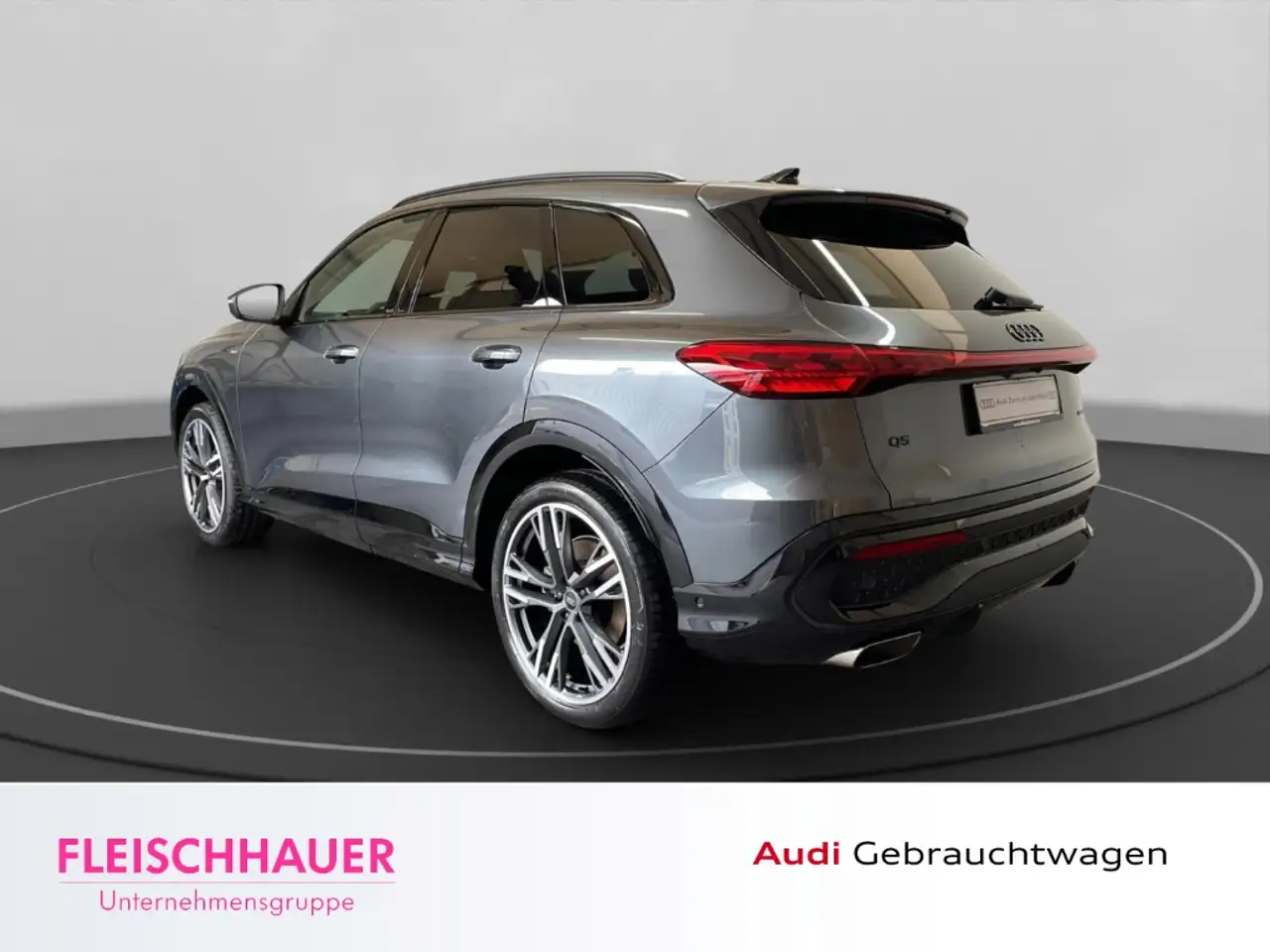 Audi Q5 SUV TFSI quattro S tronic 5