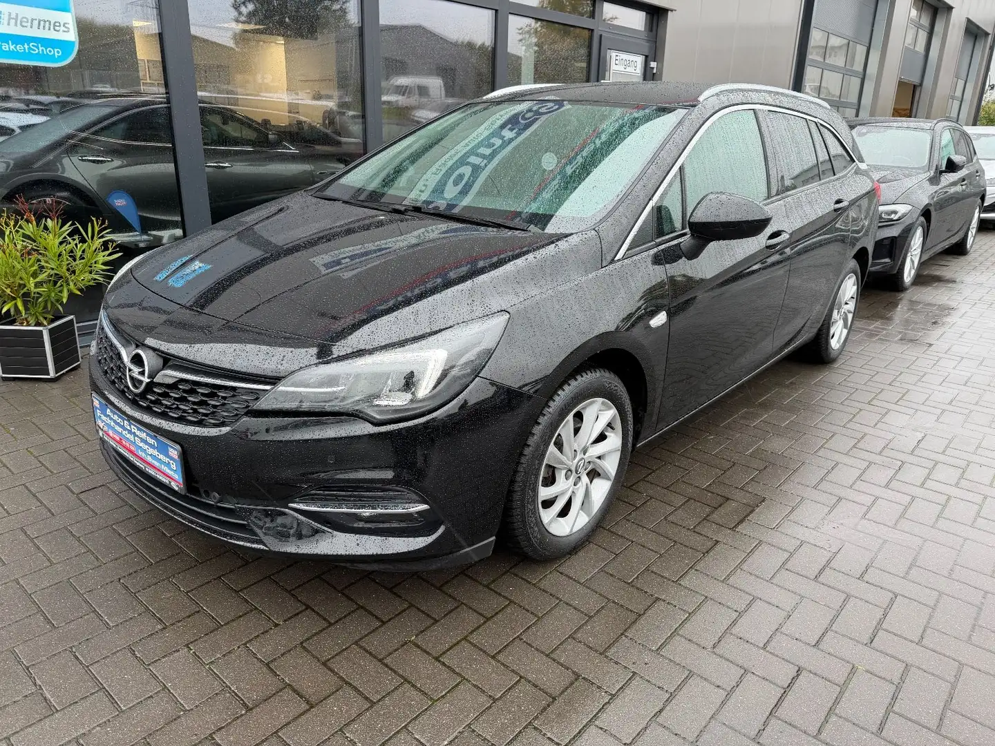Opel Astra K Sports Tourer 1.2 Elegance*NAVI*LED* Zwart - 1