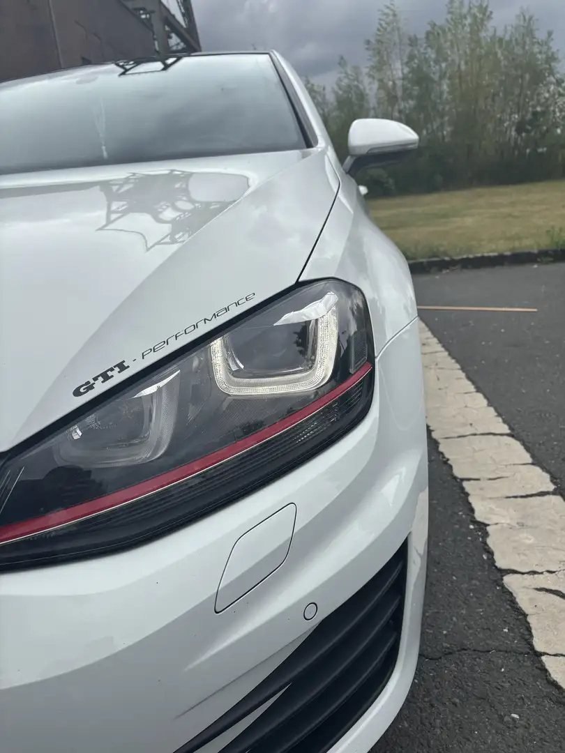 Volkswagen Golf GTI Performance BlueMotion Technology DSG - 2