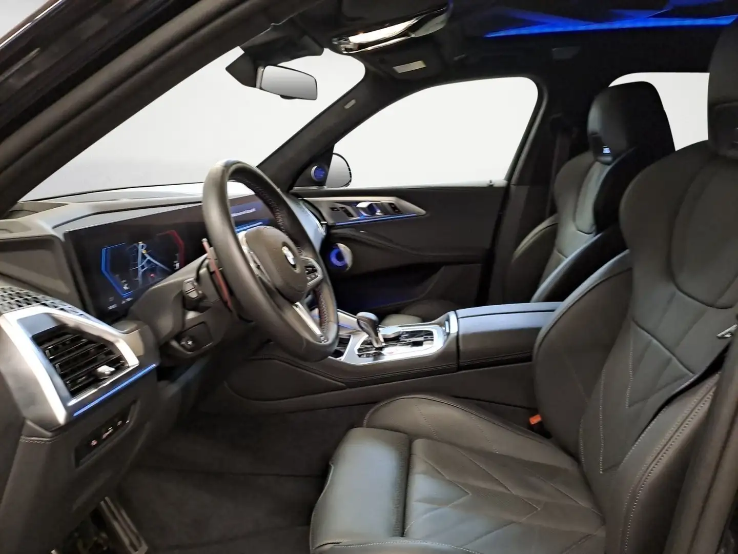BMW XM 50e Sport Aut. AHK Soft-Close Schwarz - 2
