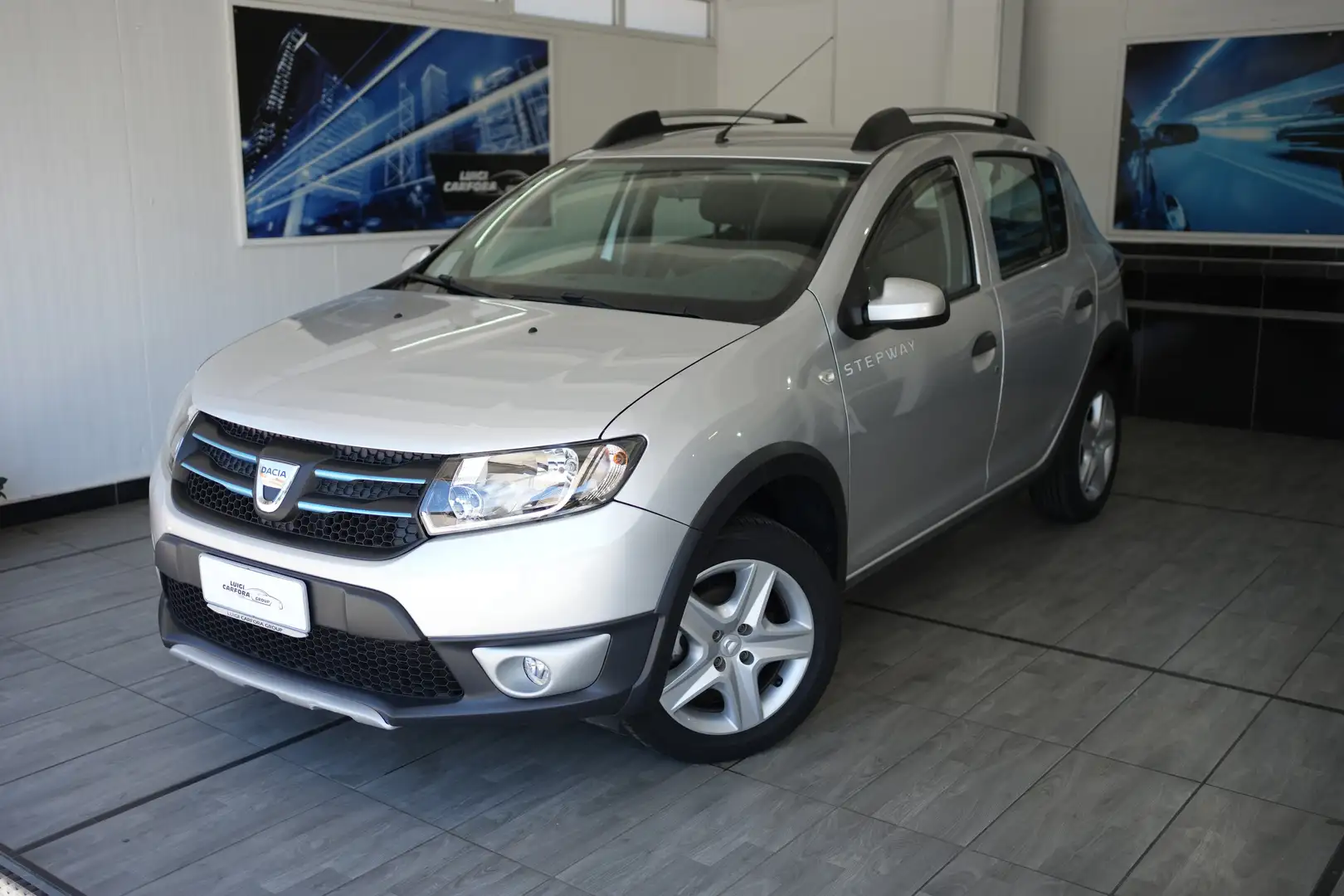 Dacia Sandero Stepway 1.5 Blue dCi 95 CV Techroad Grau - 1