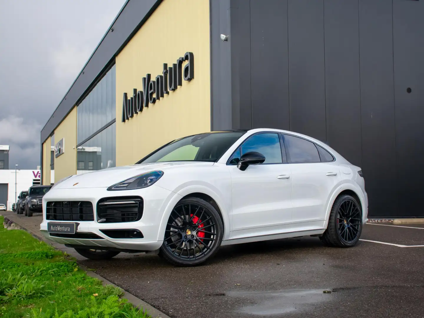 Porsche Cayenne Coupé 3.0 E-Hybrid | Luchtvering | Sport seats | B Wit - 1