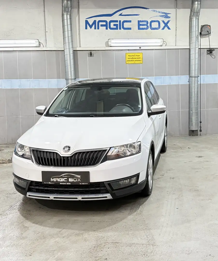 Skoda Rapid/Spaceback Xenon*Müdigkeitserkennung*Panorama*AppleCarPlay Weiß - 1