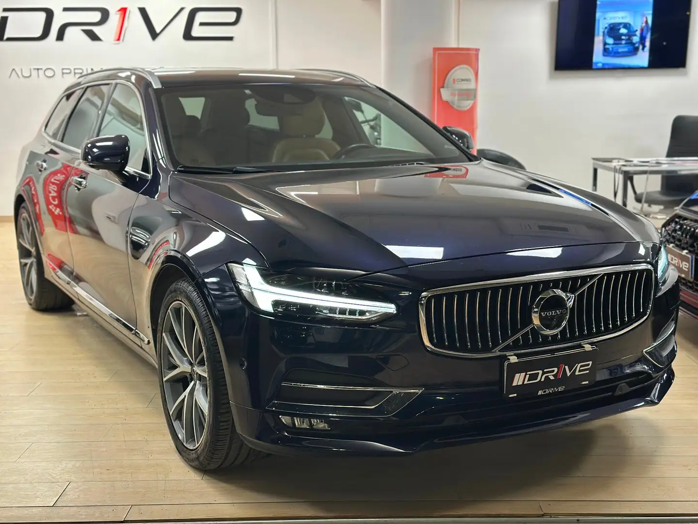 Volvo V90 V90 D4 AWD Geartronic Inscription - 2