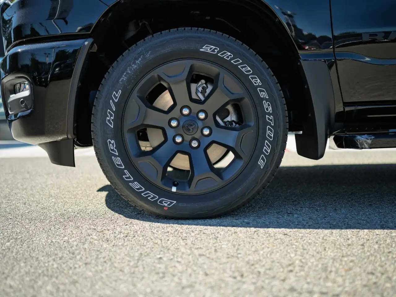 RAM 1500 снимка RAM 1500
