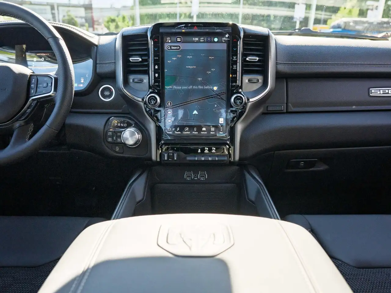 RAM 1500 снимка RAM 1500