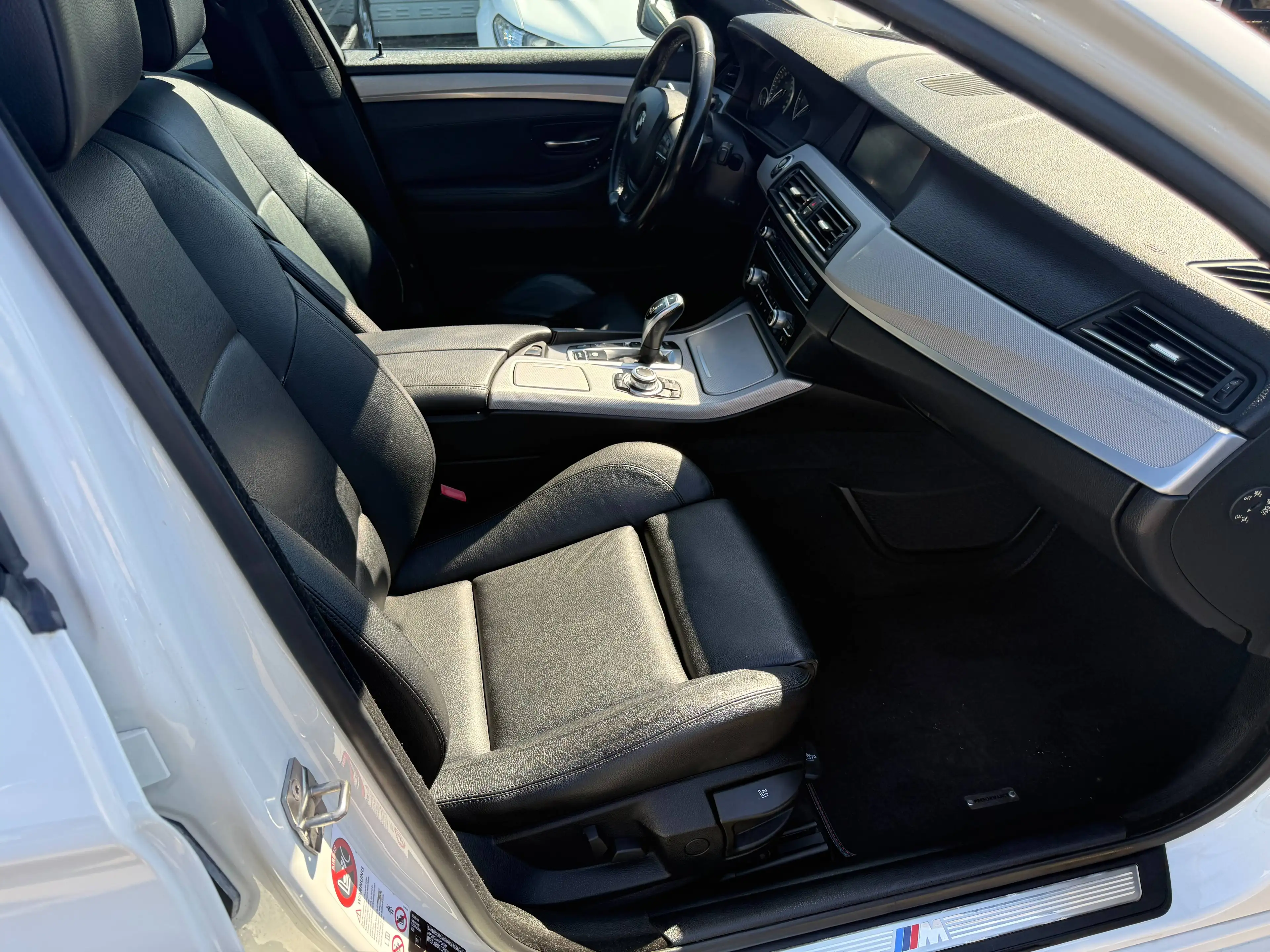 BMW 525 525d xDrive~Original M-Sportpaket~Navi~Leder~Panor — photo 11