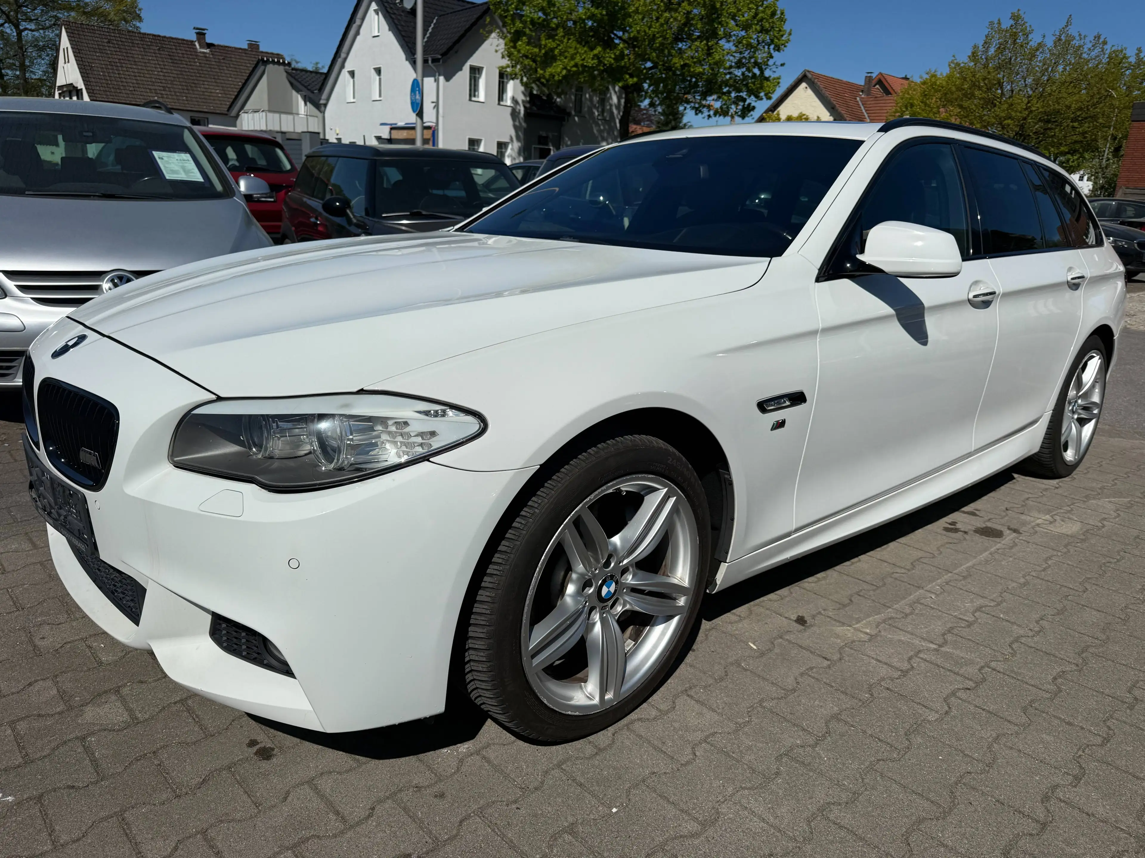 BMW 525 525d xDrive~Original M-Sportpaket~Navi~Leder~Panor