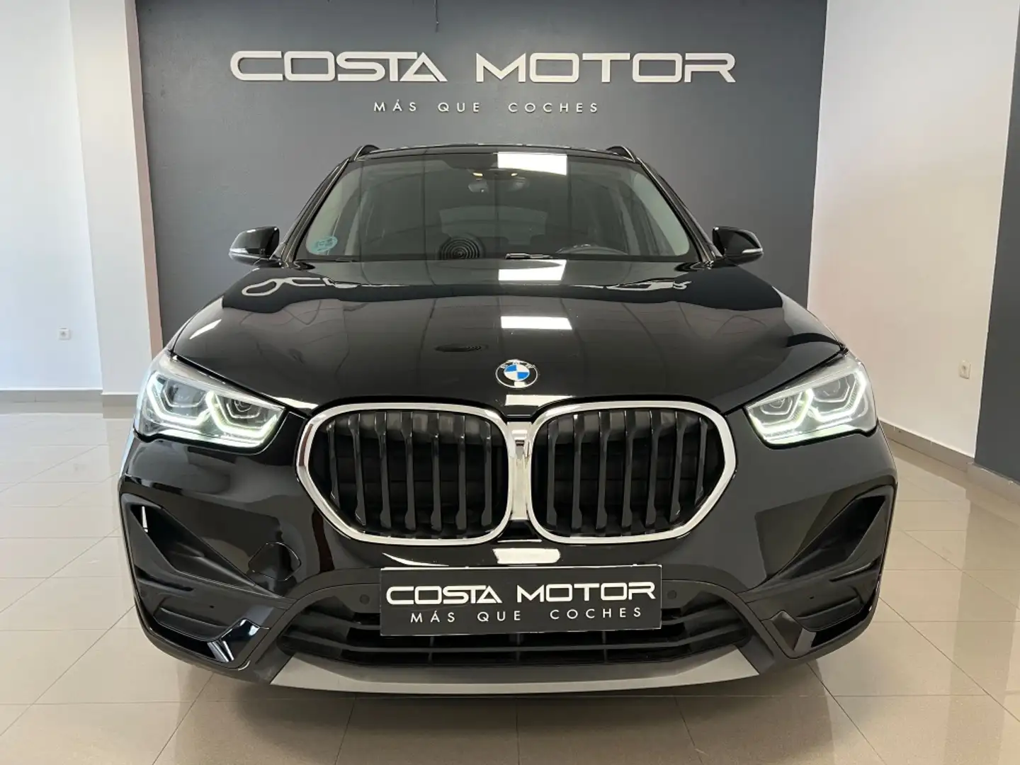 BMW X1 sDrive 16dA Zwart - 2