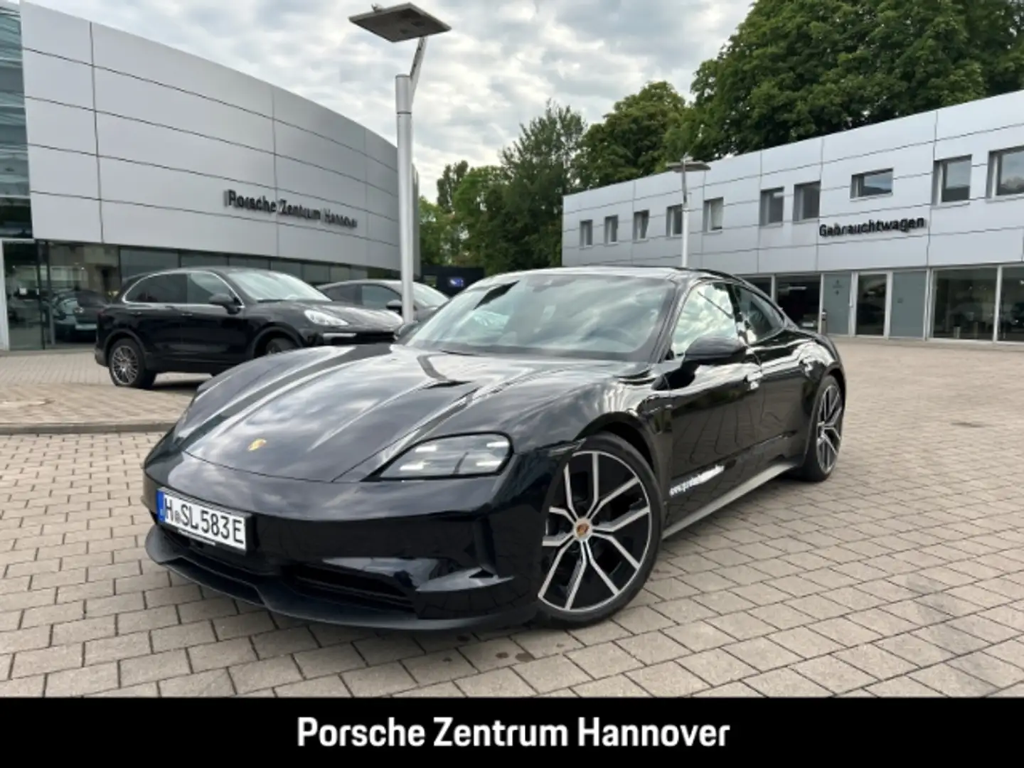 Porsche Taycan Schwarz - 1