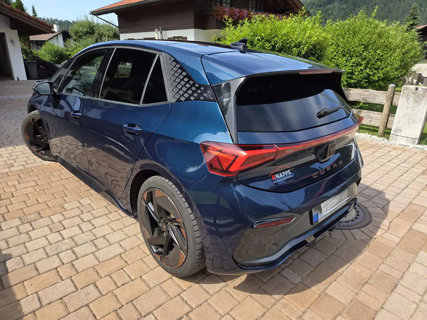 CUPRA Born 150kW/58kWh Pano Wärmep HuD LM20" SHZ, Massage Albastru - 2