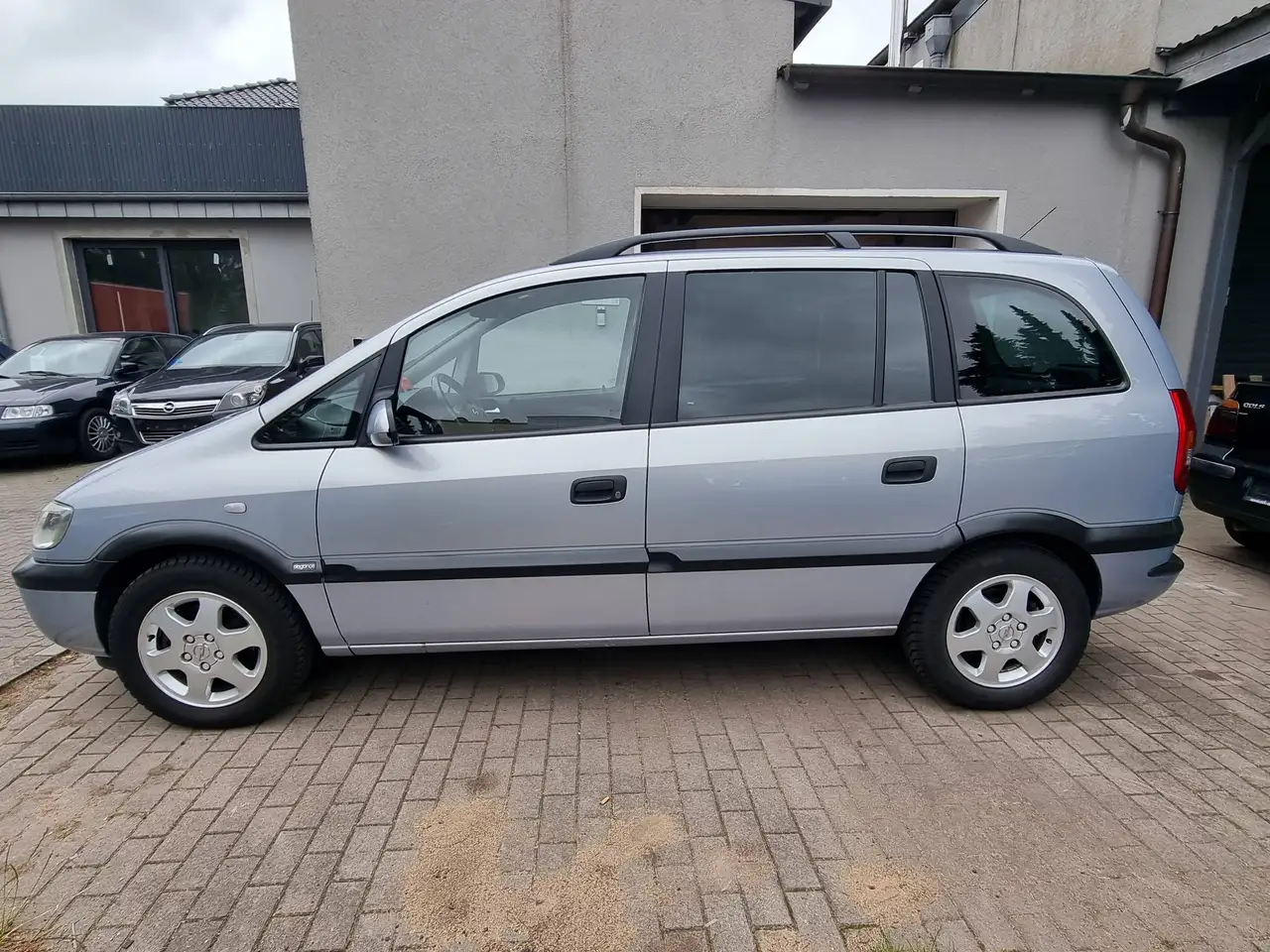 Opel Zafira 1.8 16V Elegance, foto 3