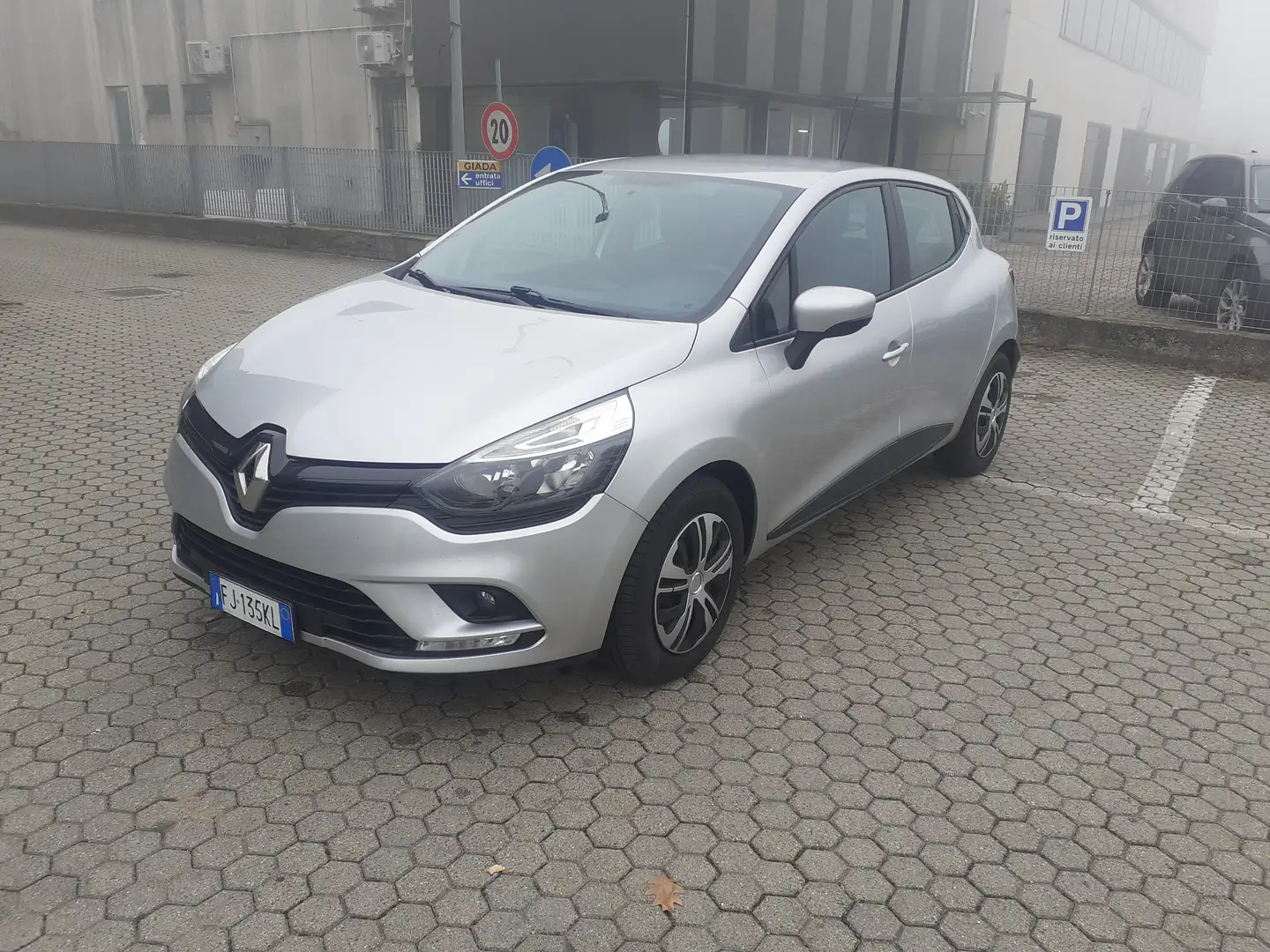 Renault Clio Clio IV 2017 0.9 tce energy Life Gpl 90cv Argento - 2